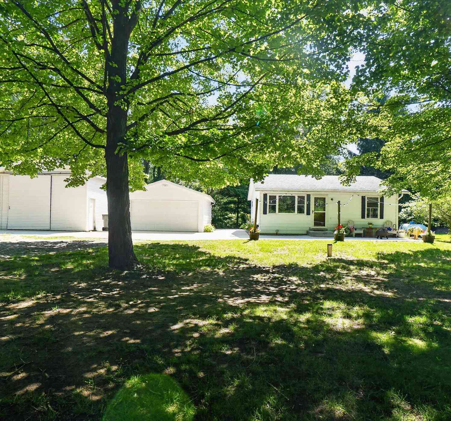 Homes For Sale - 401 S Whitmore Road<br/> Hastings, MI 49058