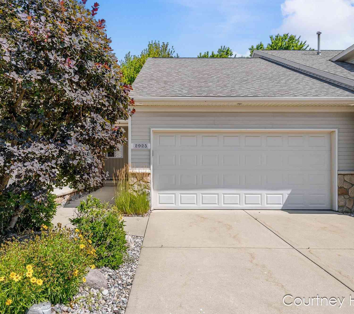 Condo For Sale - 2925 Stoney Creek Court #103<br/> Hudsonville, MI 49426