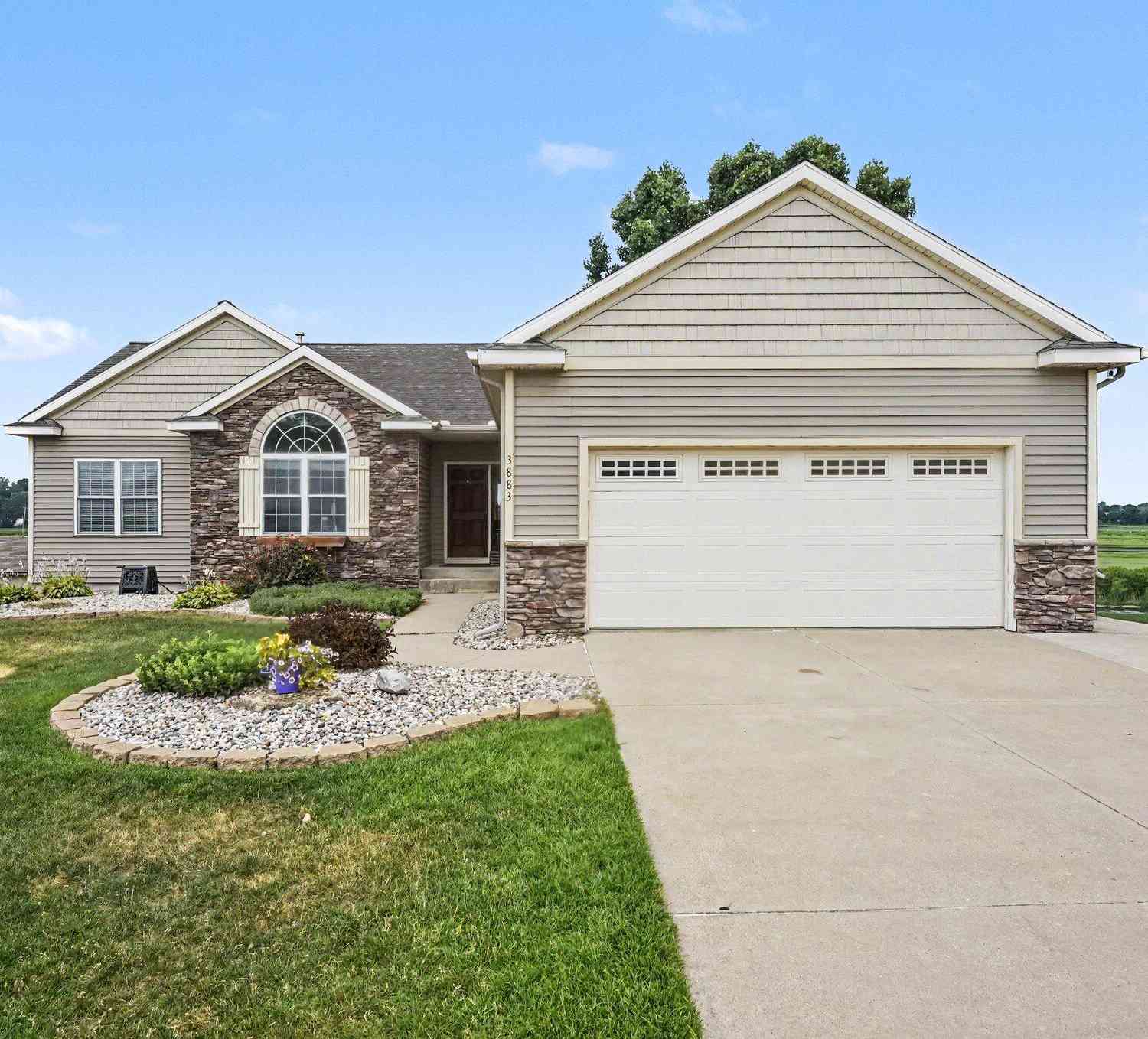 Homes For Sale - 3883 Kentucky Lane<br/> Hudsonville, MI 49426