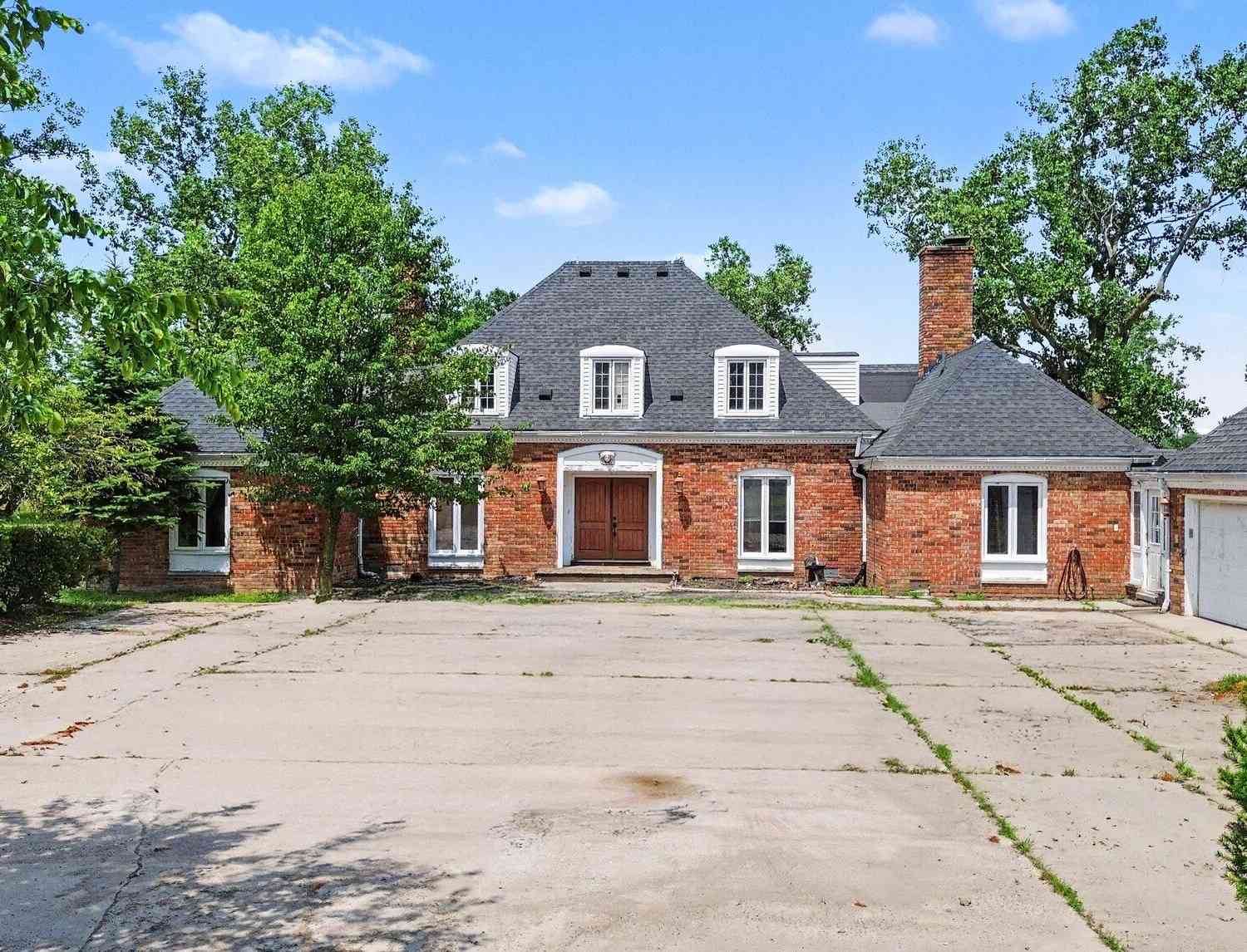 Homes For Sale - 510 Willow Road<br/> Milan, MI 48160