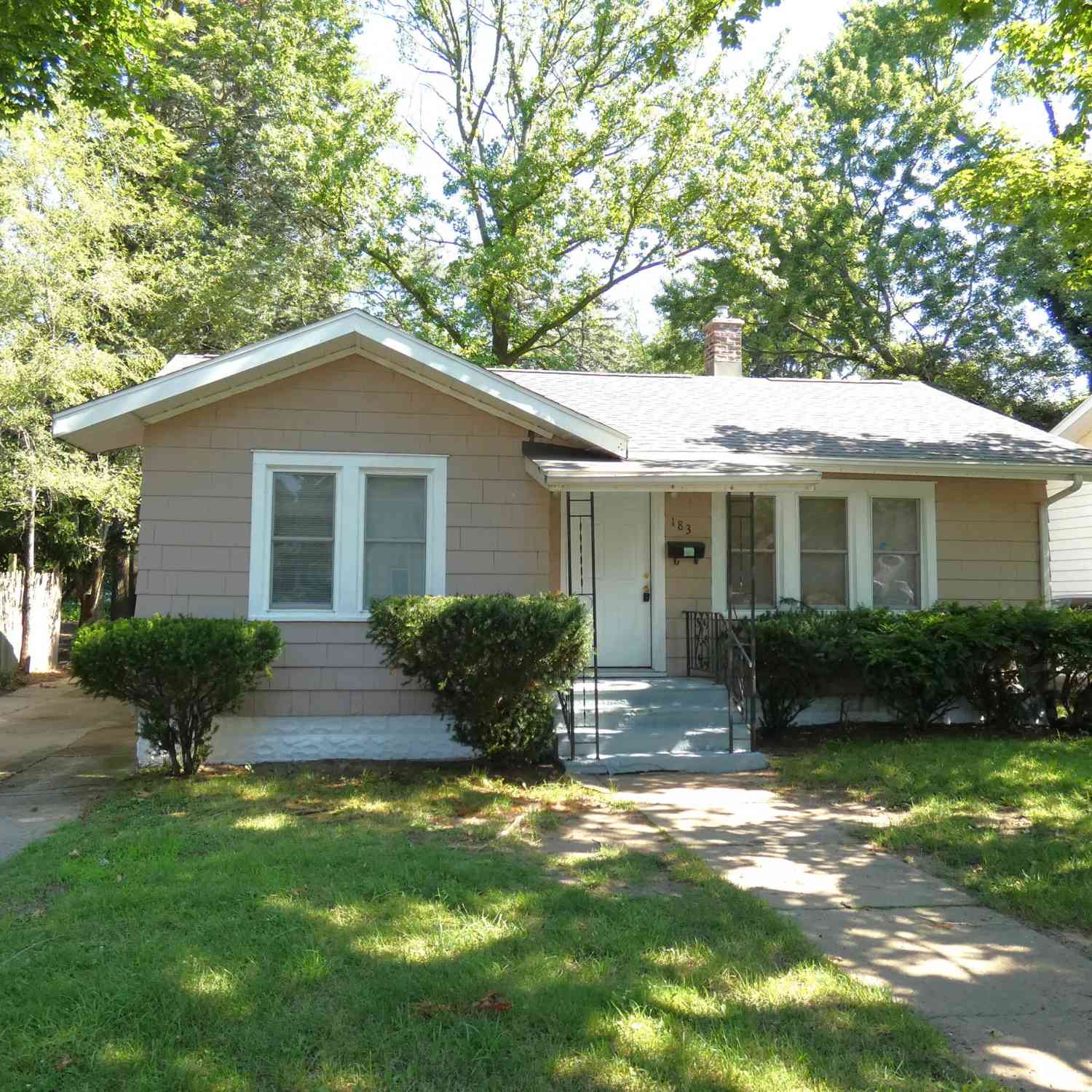Homes For Sale - 183 Searles Avenue<br/> Benton Harbor, MI 49022