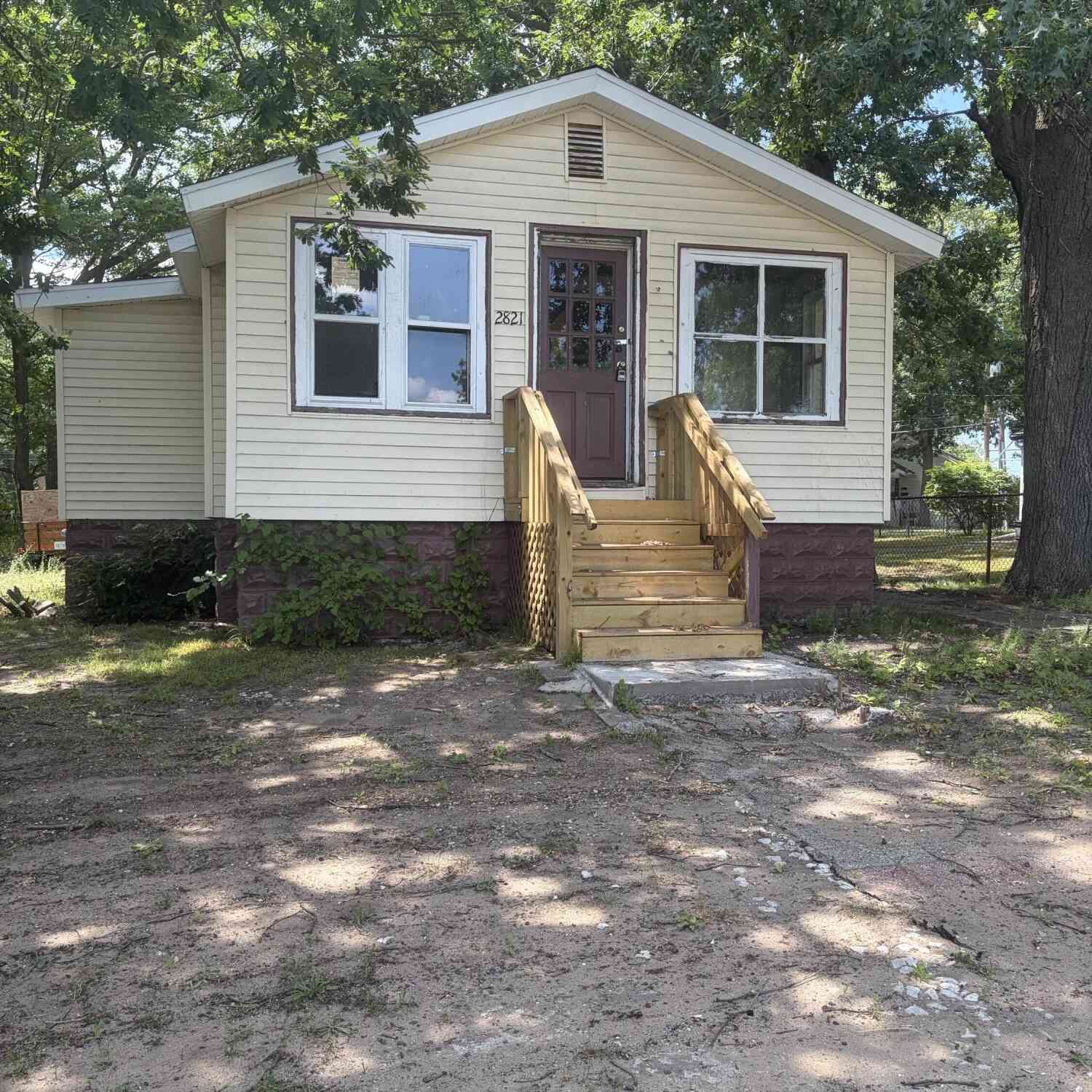 Homes For Sale - 2821 Jarman Street<br/> Muskegon, MI 49444