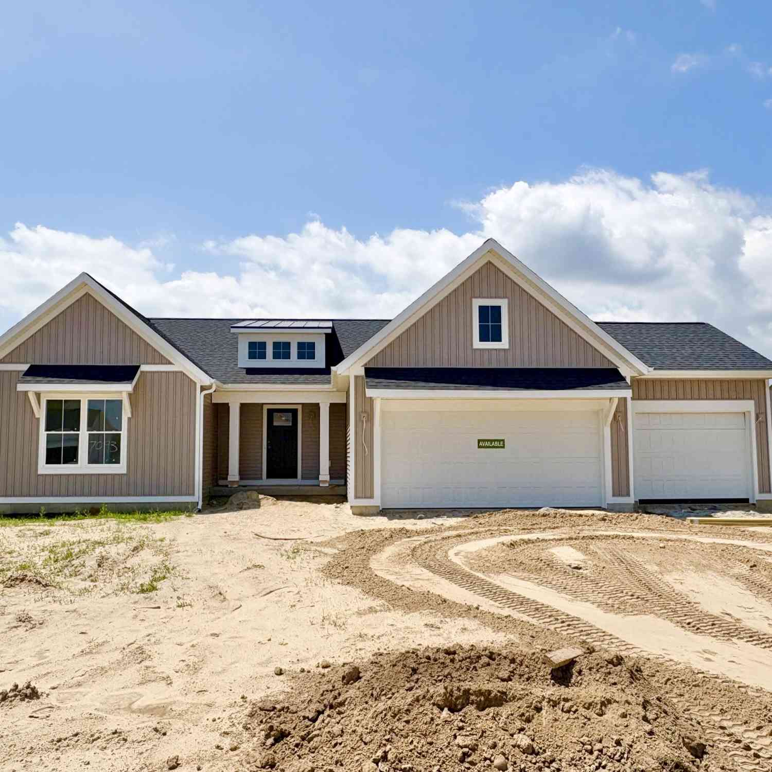 Homes For Sale - 7093 Kettle Dale Avenue<br/> Alto, MI 49302