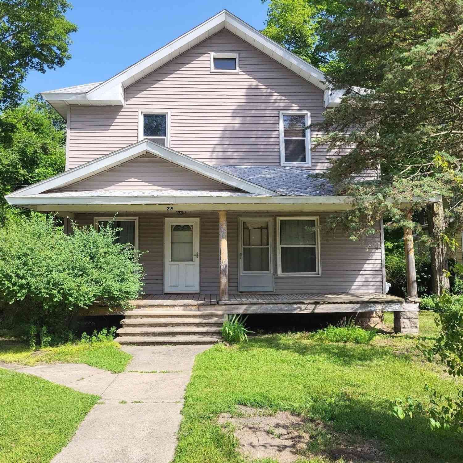 Homes For Sale - 219 E Delaware<br/> Decatur, MI 49045