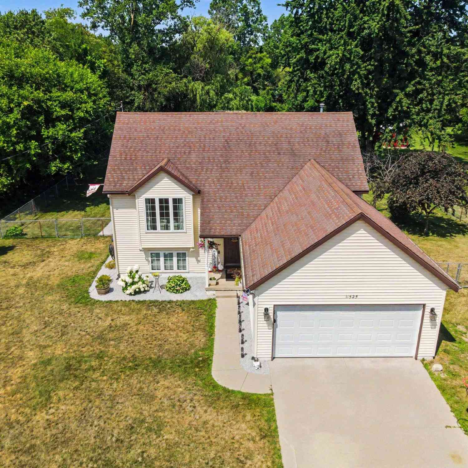 Homes For Sale - 11525 60th Avenue<br/> Allendale, MI 49401