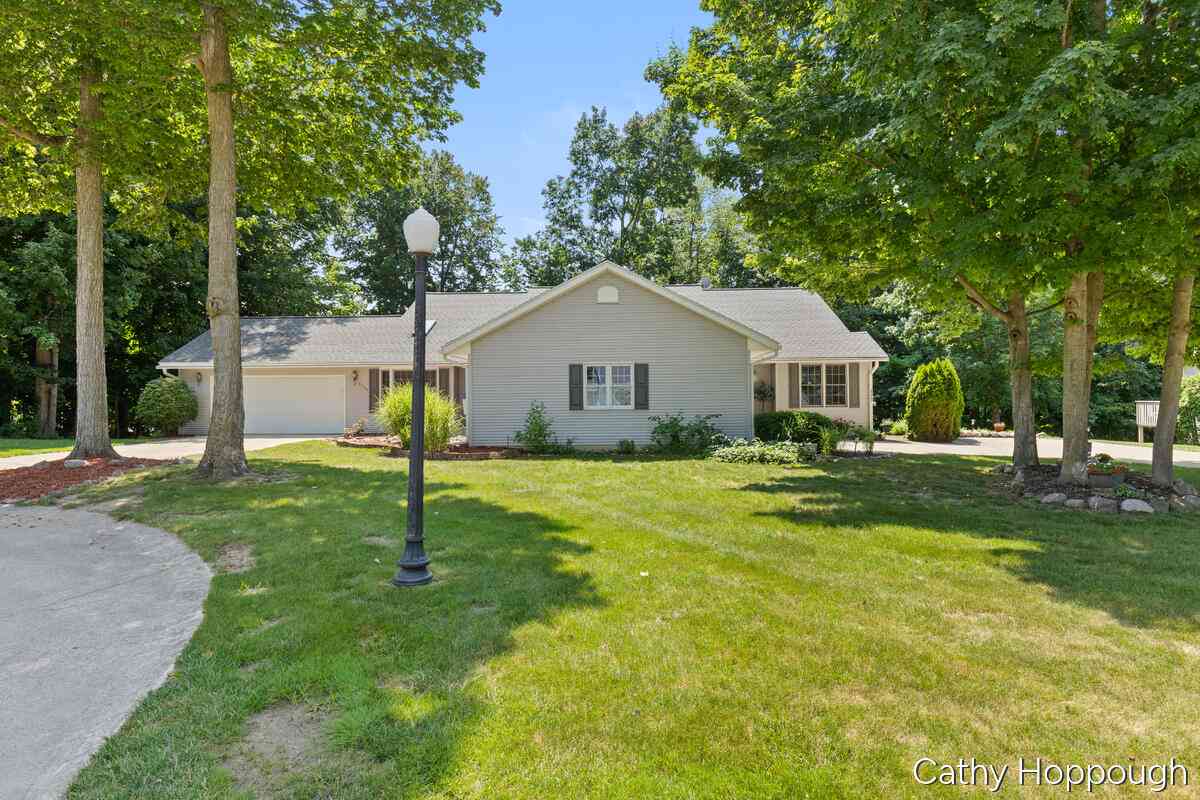Condo For Sale - 6733 Beechwood Drive<br/> Ionia County, Saranac, MI 48881