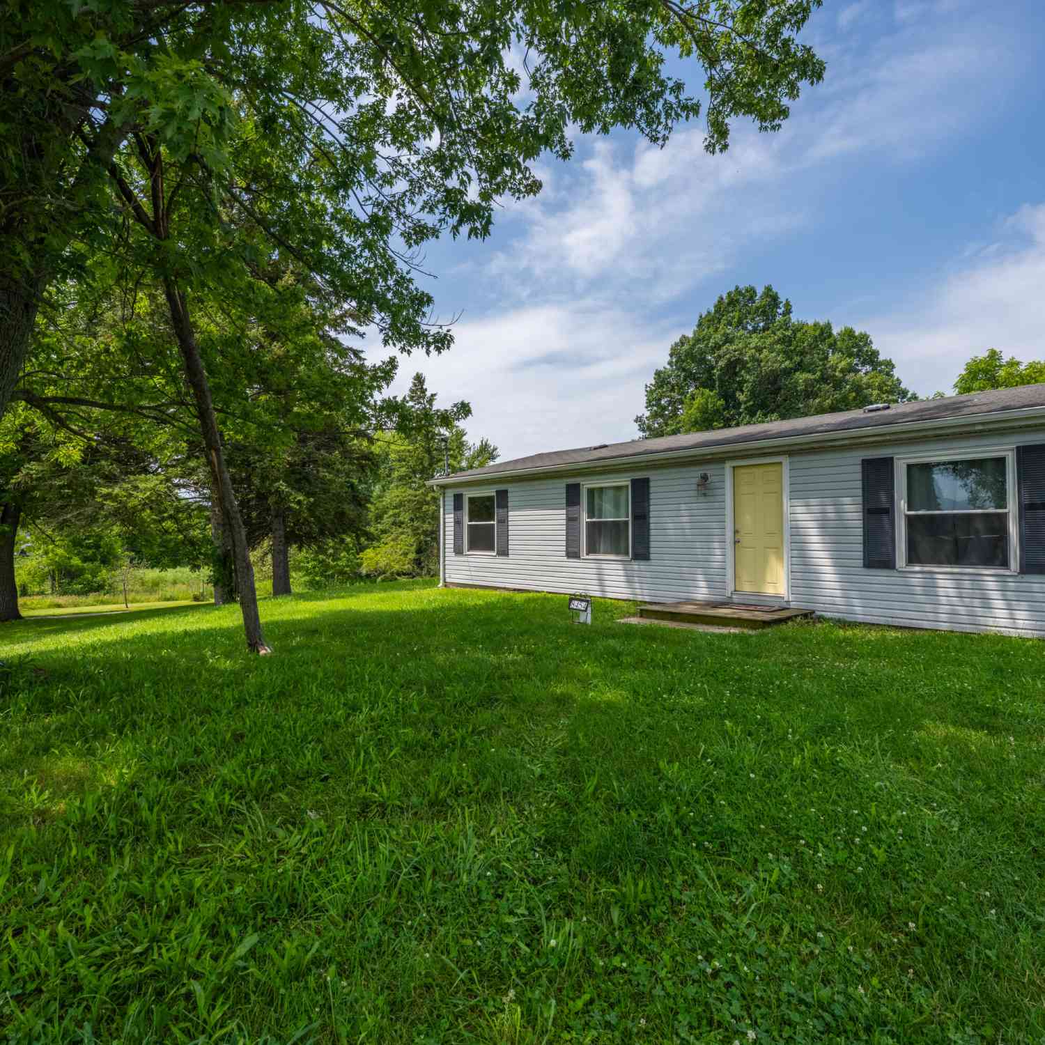 Mobile Home For Sale - 8454 Eau Claire Road<br/> Berrien County, Berrien Center, MI 49102