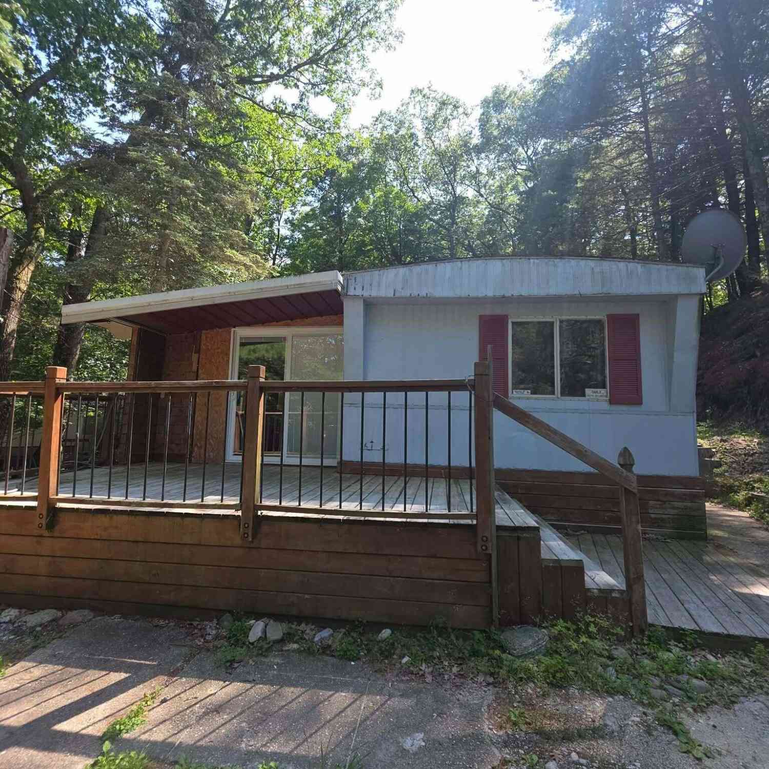 Mobile Home For Sale - 6115 S Lakeshore Drive<br/> Mason County, Pentwater, MI 49449