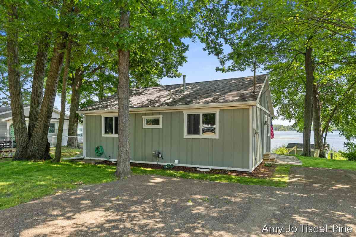 Homes For Sale - 1760 S Colonel Point Drive<br/> Crystal, MI 48818