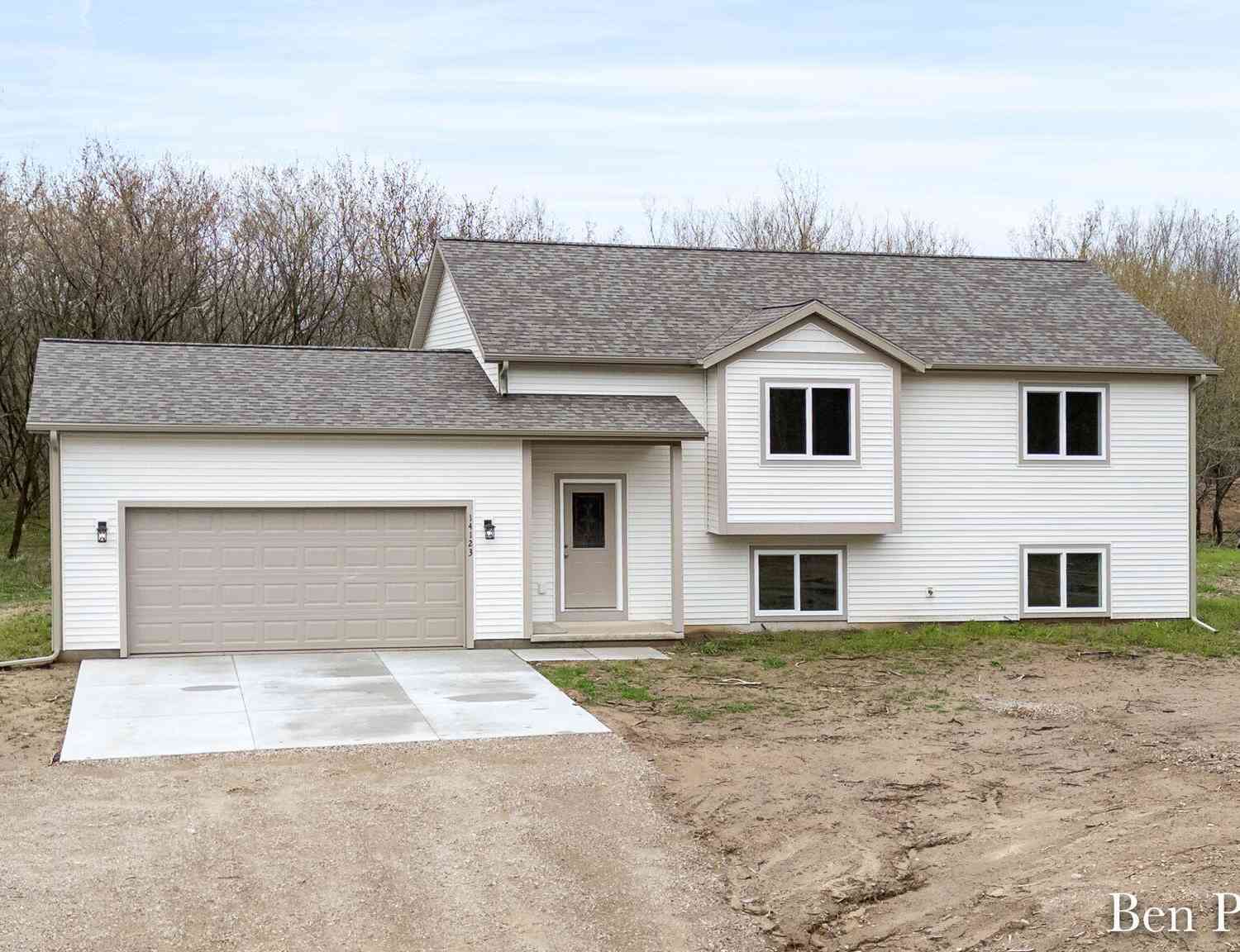 Homes For Sale - 14123 Beardslee Street<br/> Greenville, MI 48838