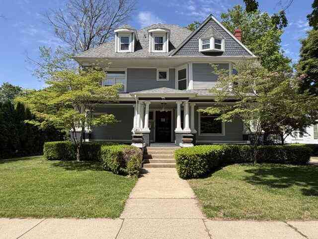 Homes For Sale - 59 Orchard Place<br/> Battle Creek, MI 49017