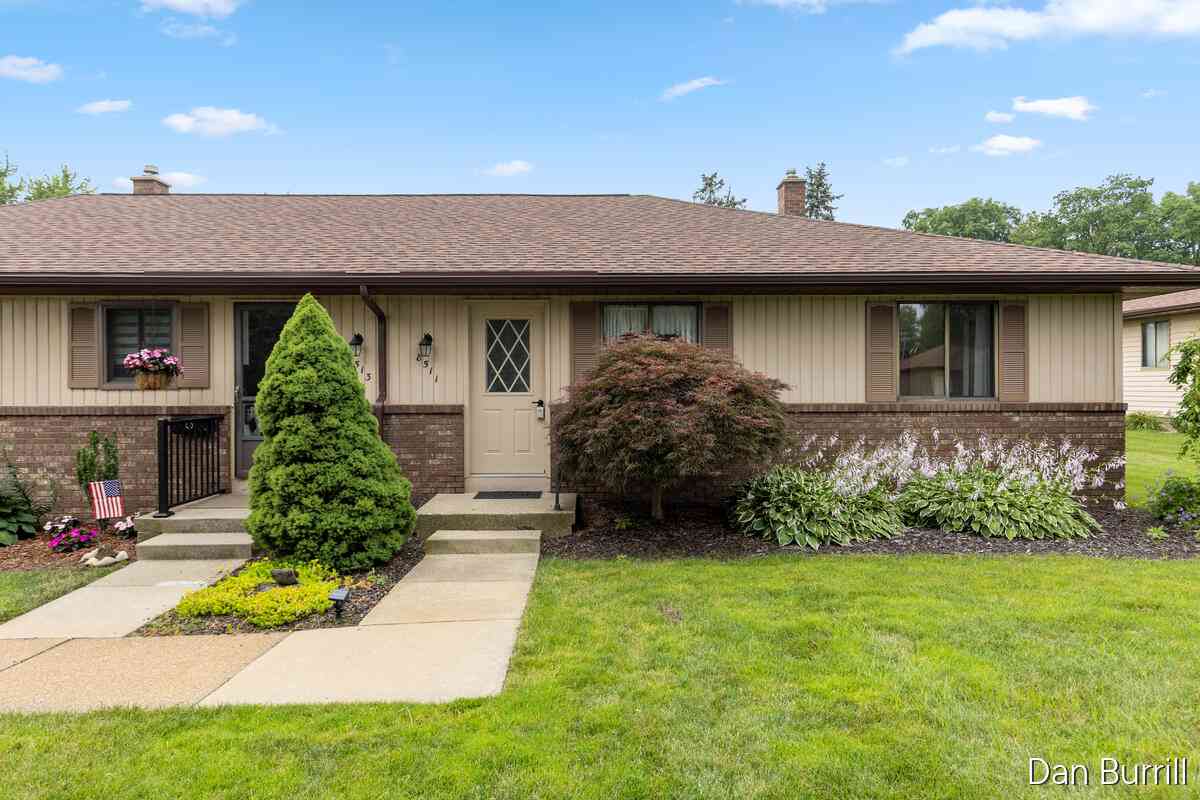 Condo For Sale - 8511 SW Elkwood Drive<br/> Kent County, Byron Center, MI 49315