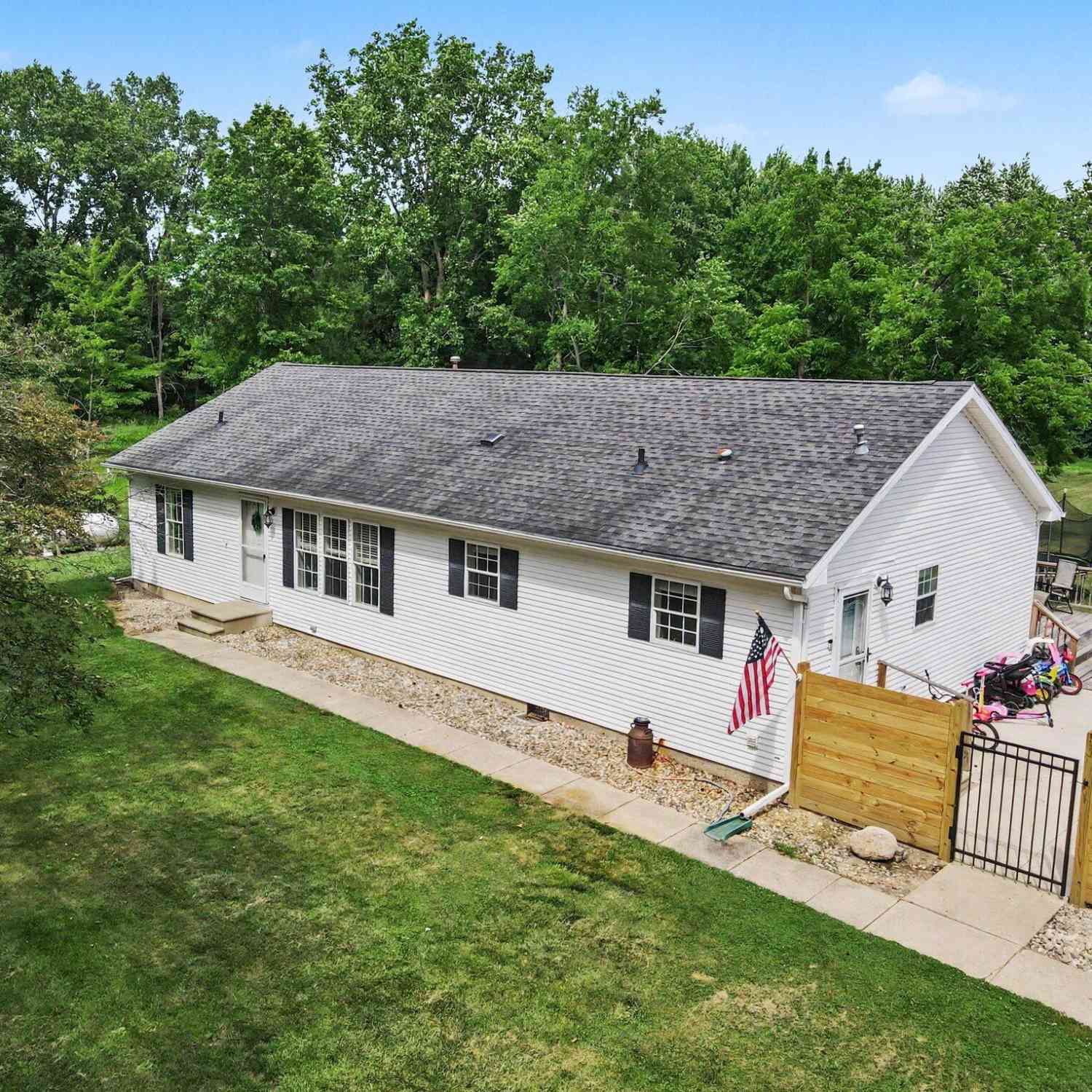 Homes For Sale - 56883 Pulver Road<br/> Saint Joseph County, Three Rivers, MI 49093