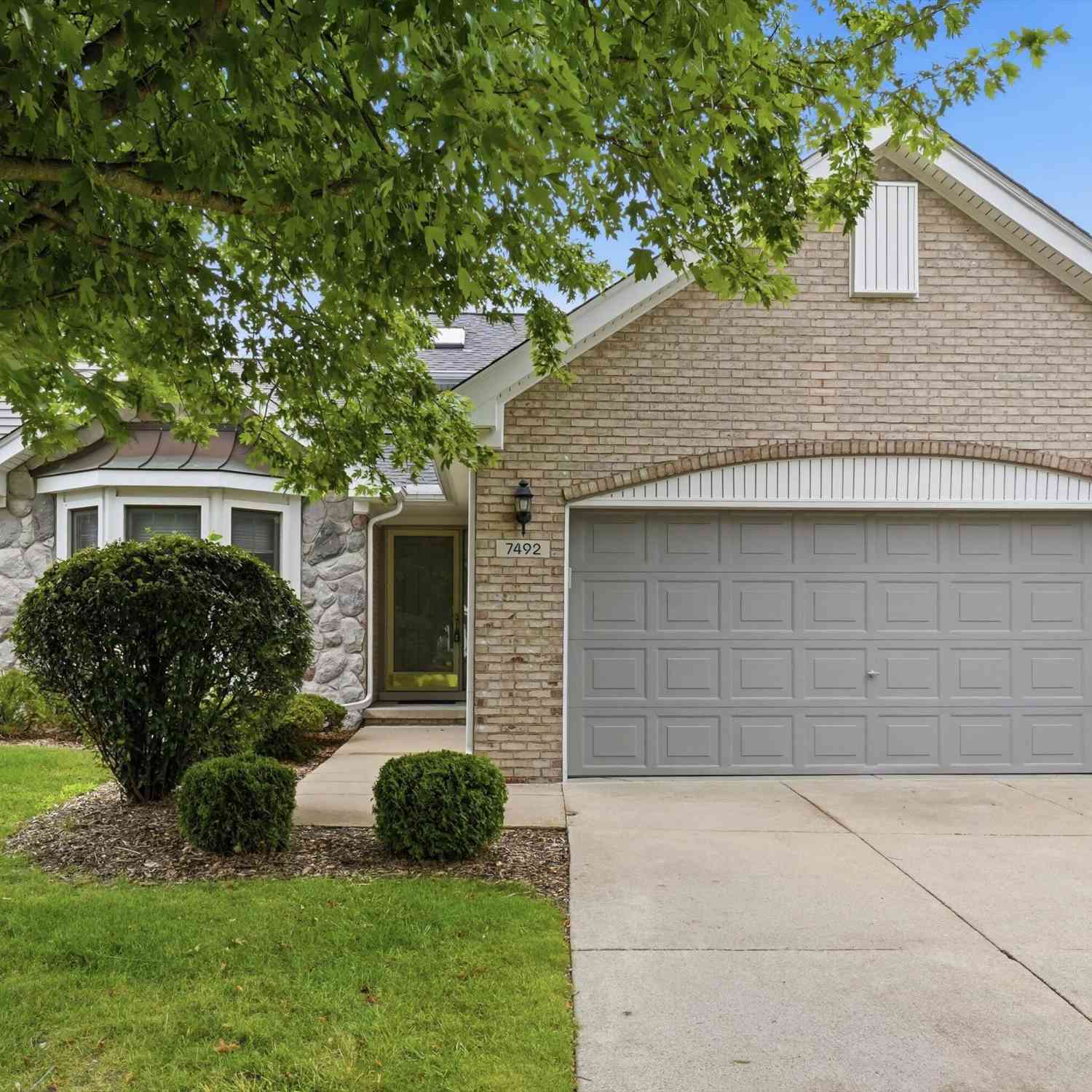 Condo For Sale - 7492 Green Meadow Lane<br/> Wayne County, Canton, MI 48187