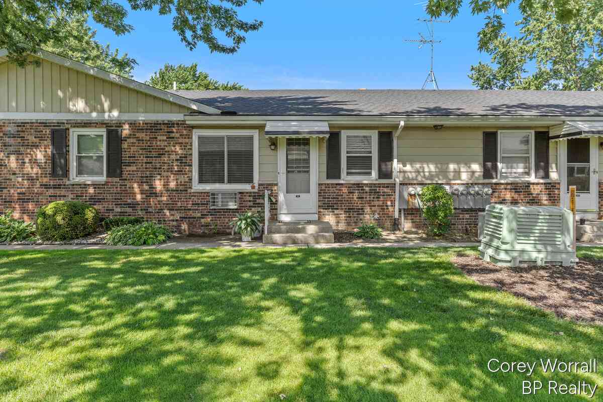 Condo For Sale - 686 Andover Street<br/> Kent County, Grand Rapids, MI 49548