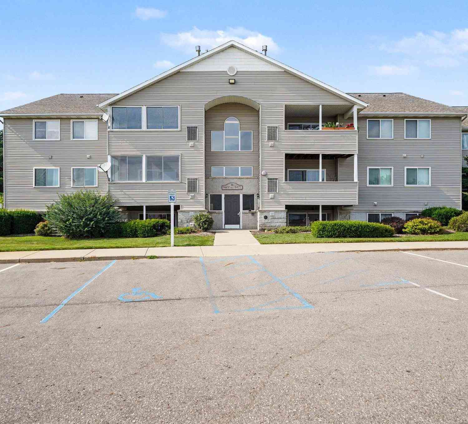 Condo For Sale - 8416 N Jasonville Court<br/> Kent County, Caledonia, MI 49316