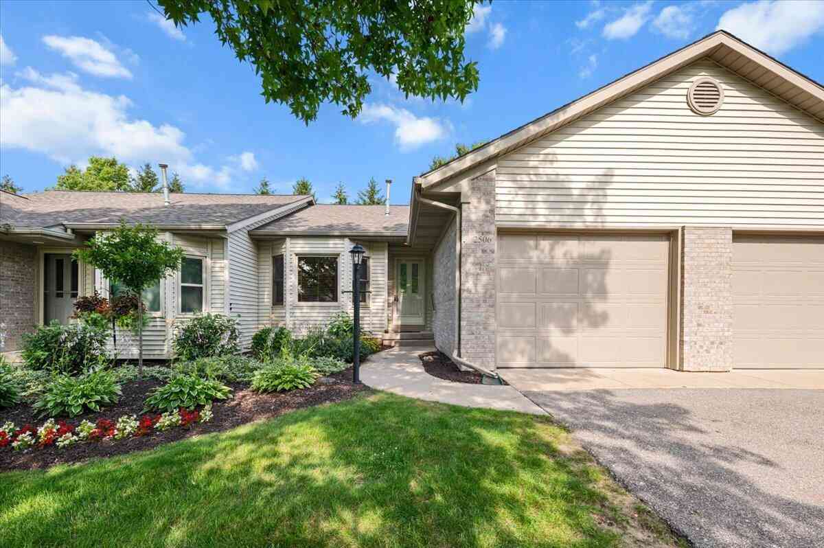 Condo For Sale - 2506 Falcon Pointe Drive #70<br/> Kent County, Grand Rapids, MI 49534