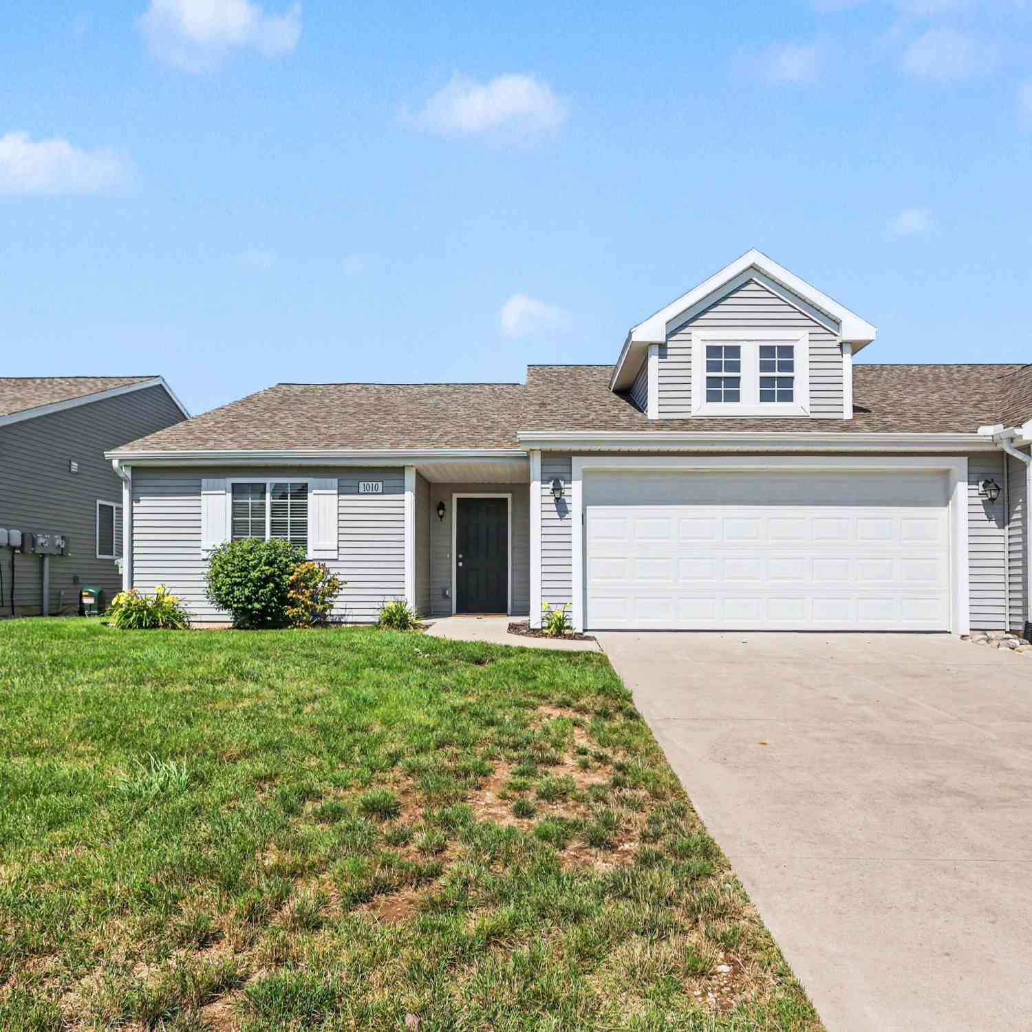 Condo For Sale - 1010 W Villas Drive<br/> Kalamazoo County, Vicksburg, MI 49097