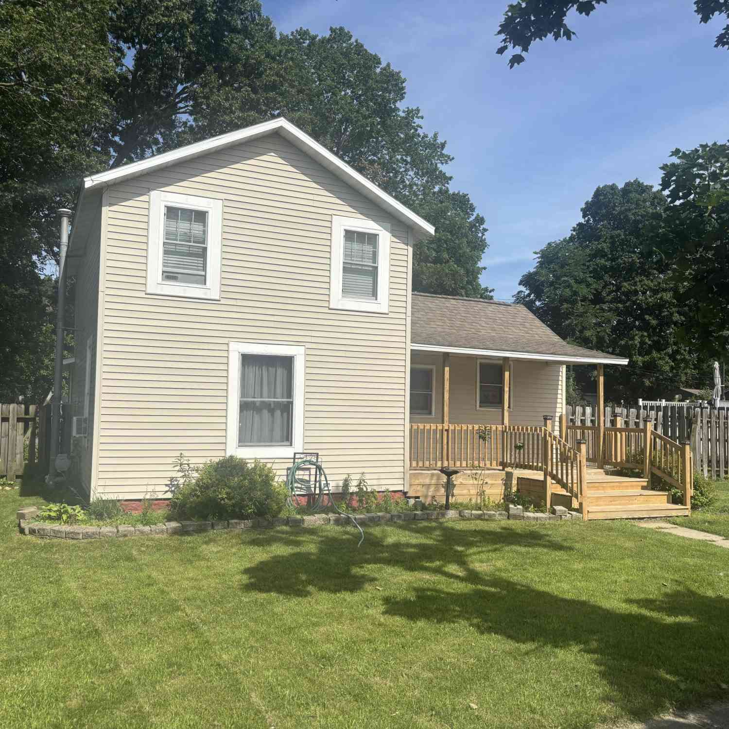 Homes For Sale - 121 S Railroad Street<br/> Van Buren County, Lawton, MI 49065