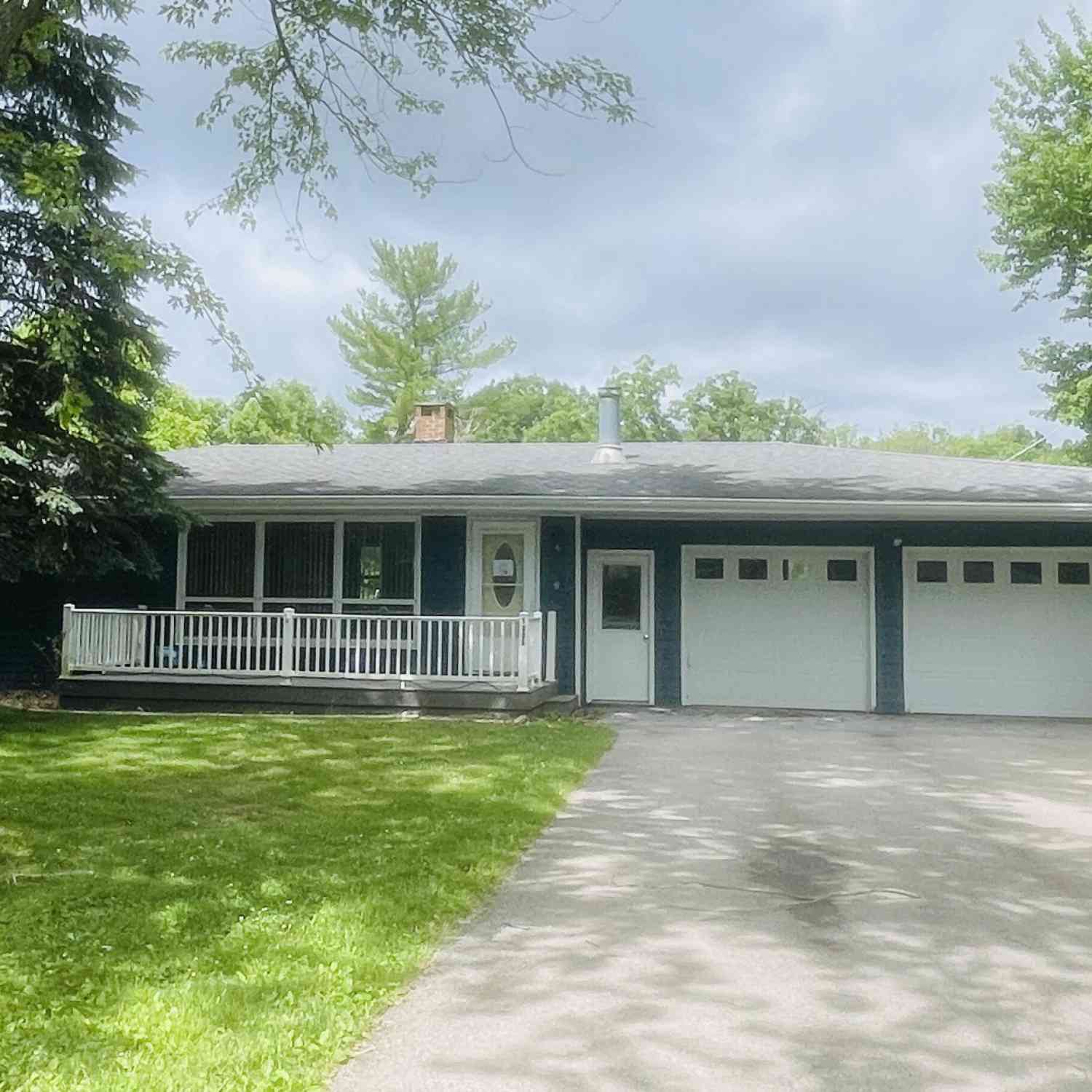 Homes For Sale - 1806 Barr Street<br/> Hillsdale, MI 49242