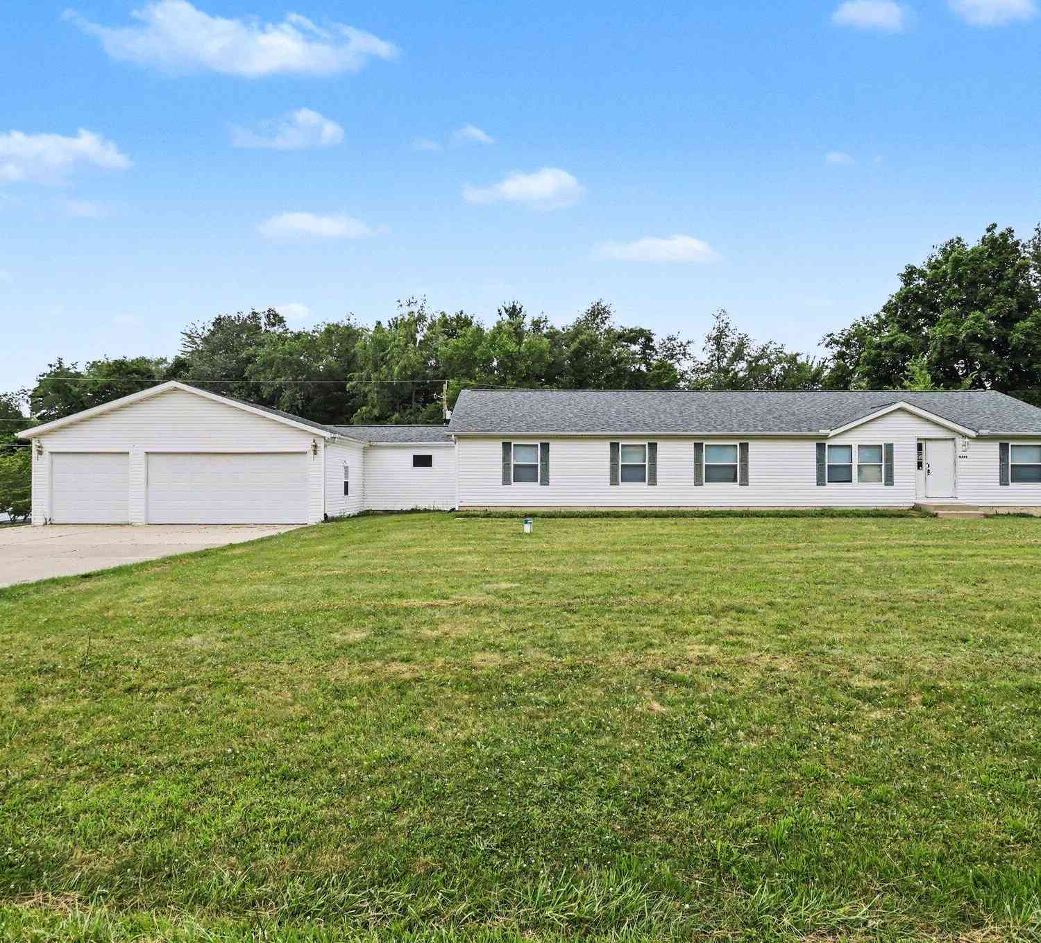 Mobile Home For Sale - 15690 Madron Lake Road<br/> Berrien County, Buchanan, MI 49107