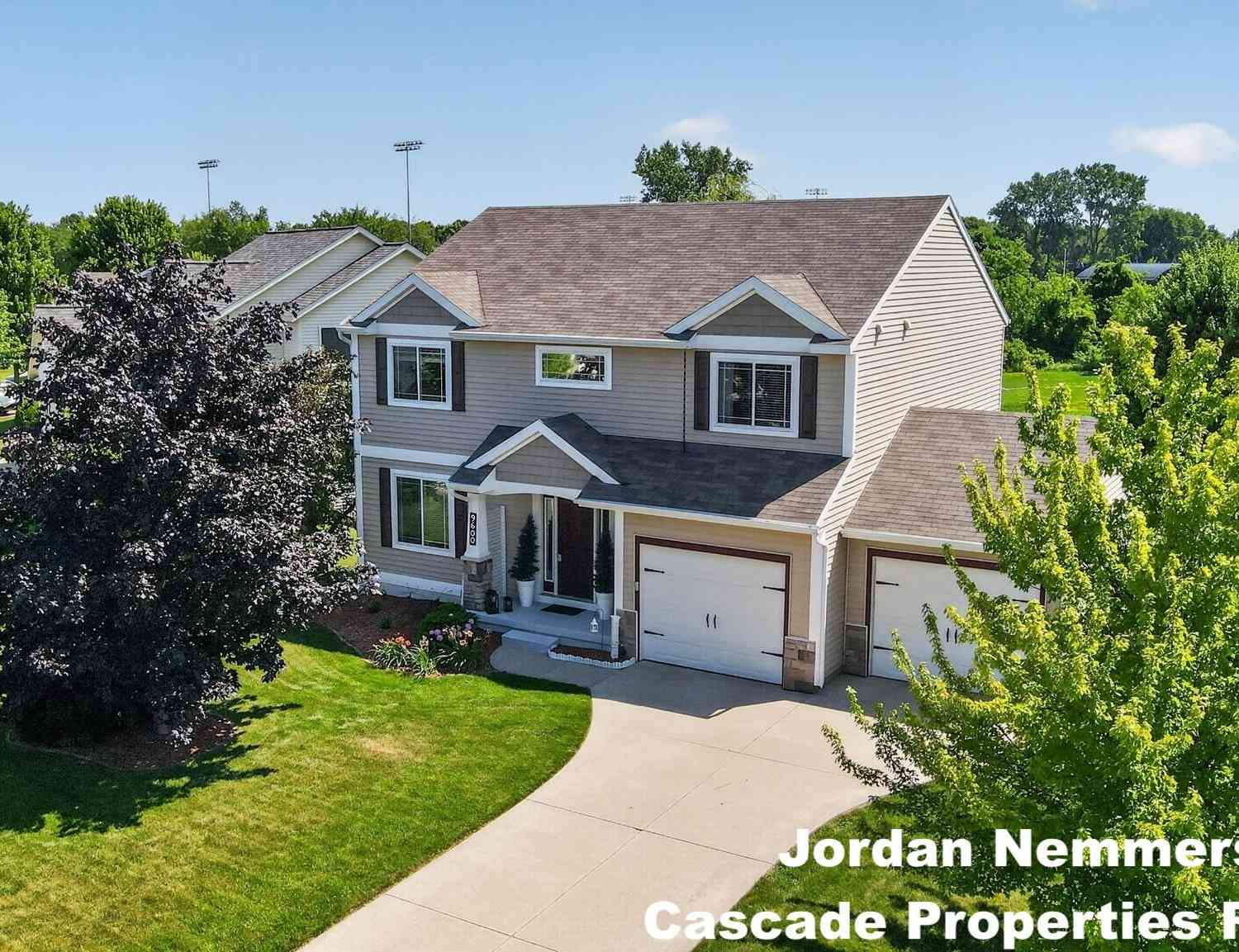 Homes For Sale - 9600 Scotsmoor Drive<br/> Caledonia, MI 49316