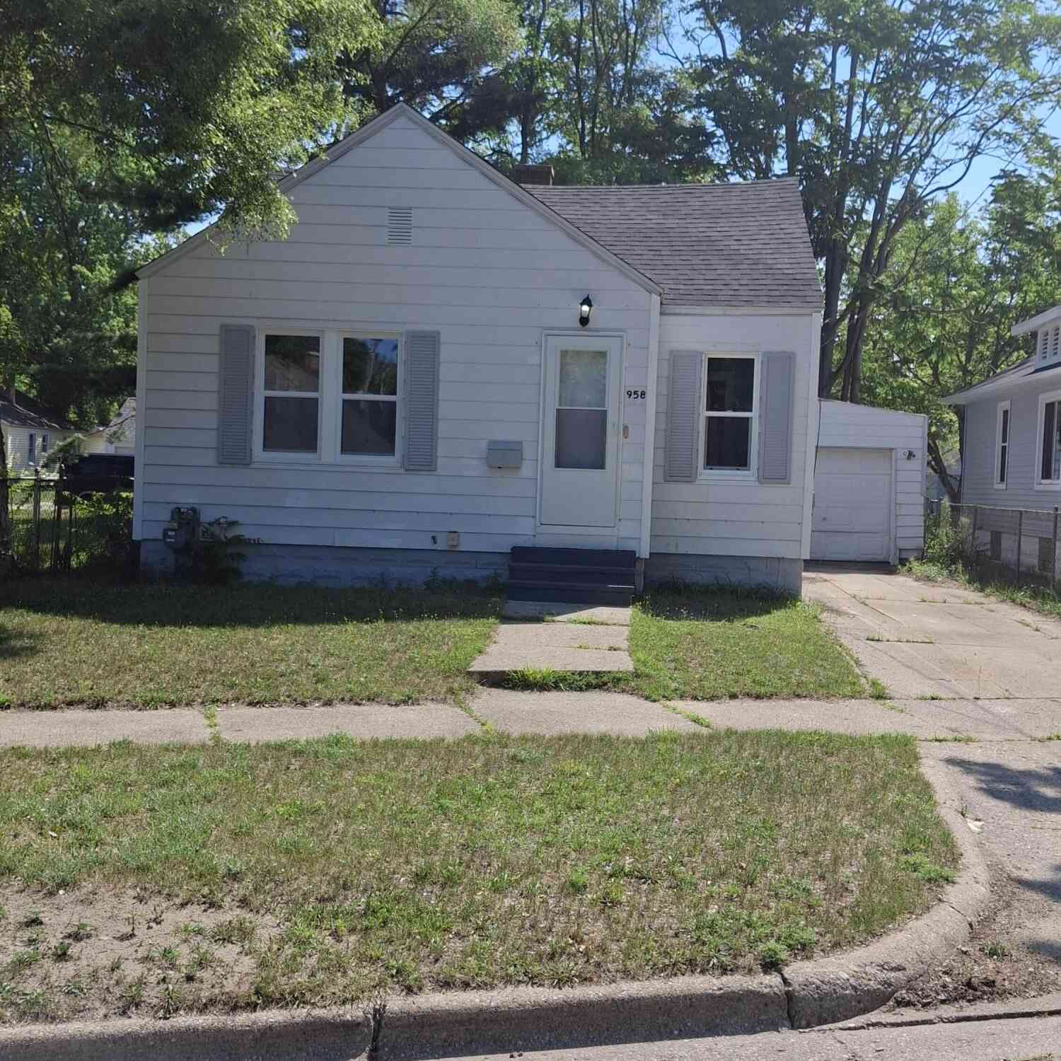 Homes For Sale - 1958 Terrace Street<br/> Muskegon County, Muskegon, MI 49442