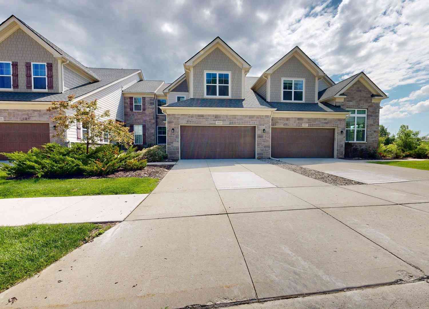 Condo For Sale - 3019 N Spurway Drive<br/> Washtenaw County, Ann Arbor, MI 48105