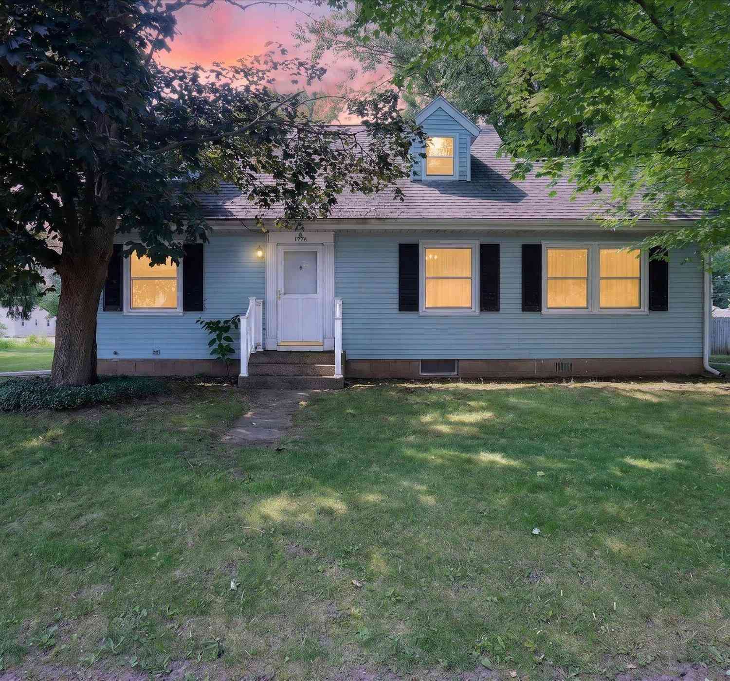 Homes For Sale - 1446 Eagle Street<br/> Berrien County, Niles, MI 49120