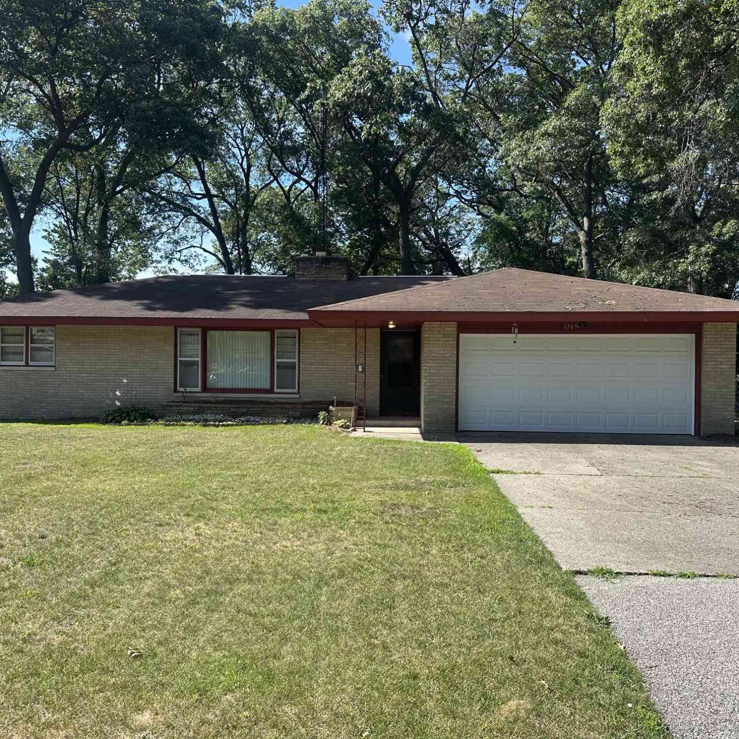Homes For Sale - 1749 Southland Drive<br/> Muskegon County, Muskegon, MI 49442