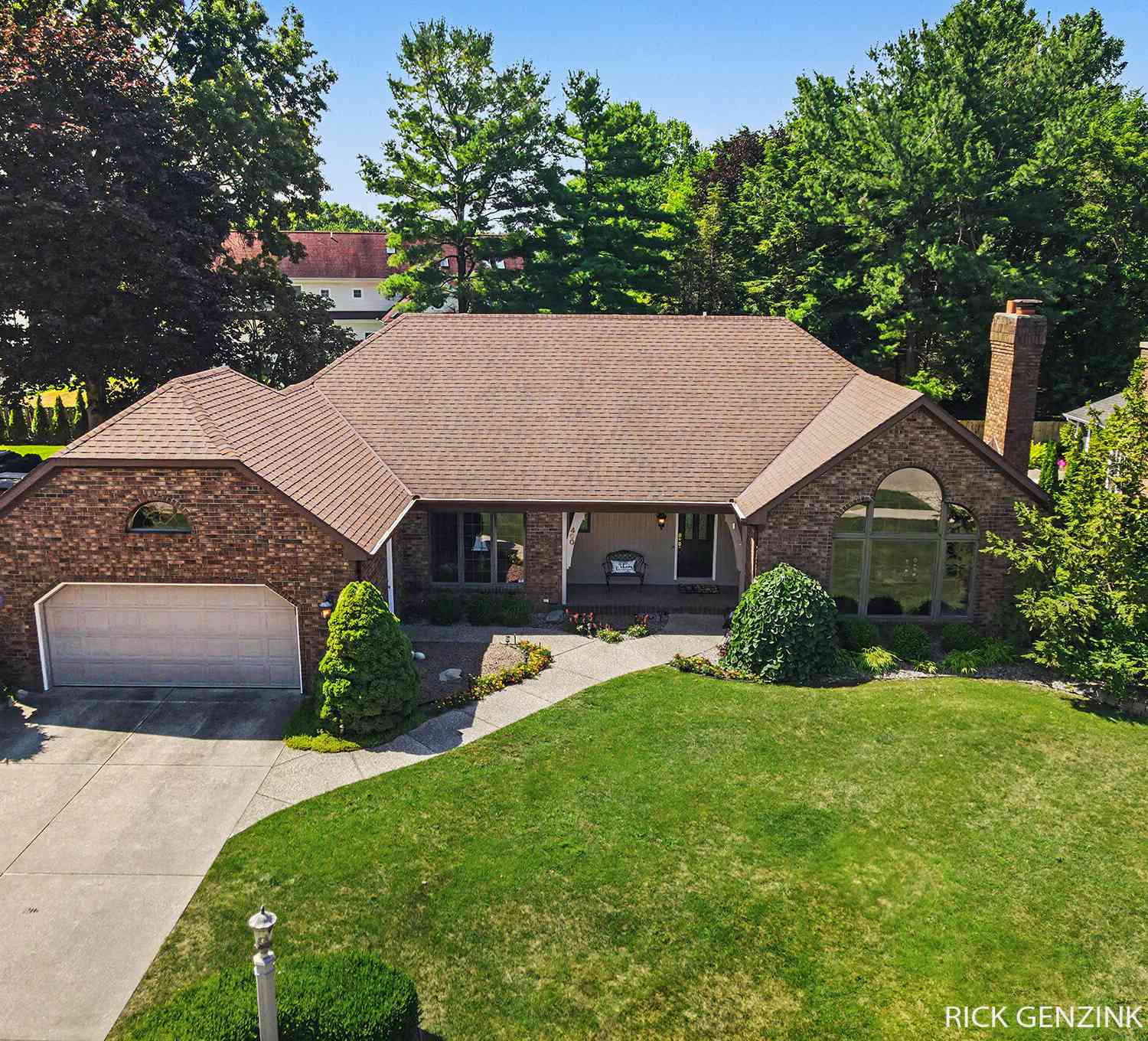 Homes For Sale - 400 W 35th Street<br/> Holland, MI 49423