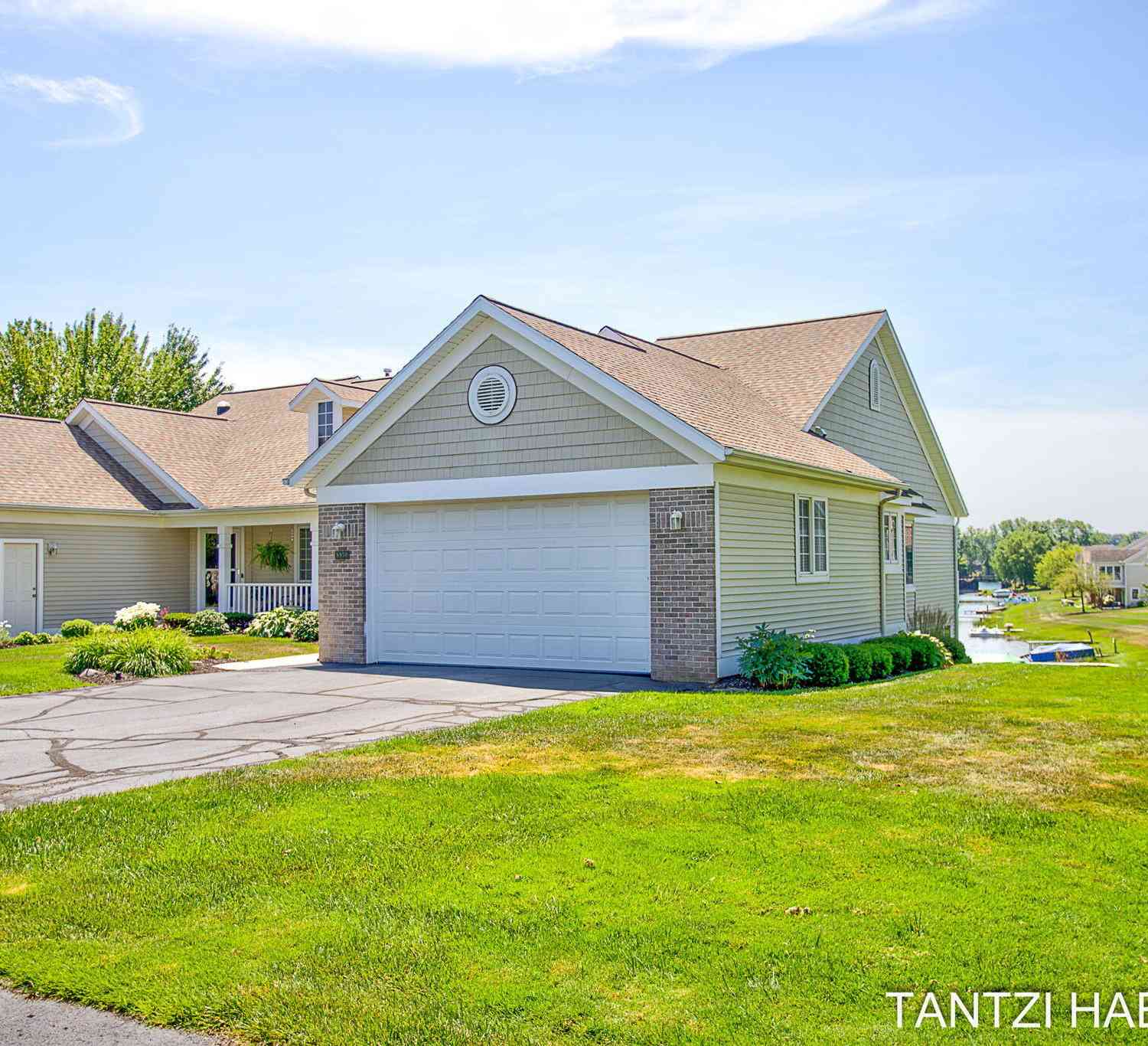 Condo For Sale - 8930 N Clearwater Drive #104<br/> Ottawa County, Zeeland, MI 49464