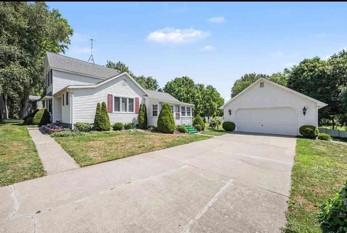 Homes For Sale - 402 Smith Street<br/> Montcalm County, Sheridan, MI 48884