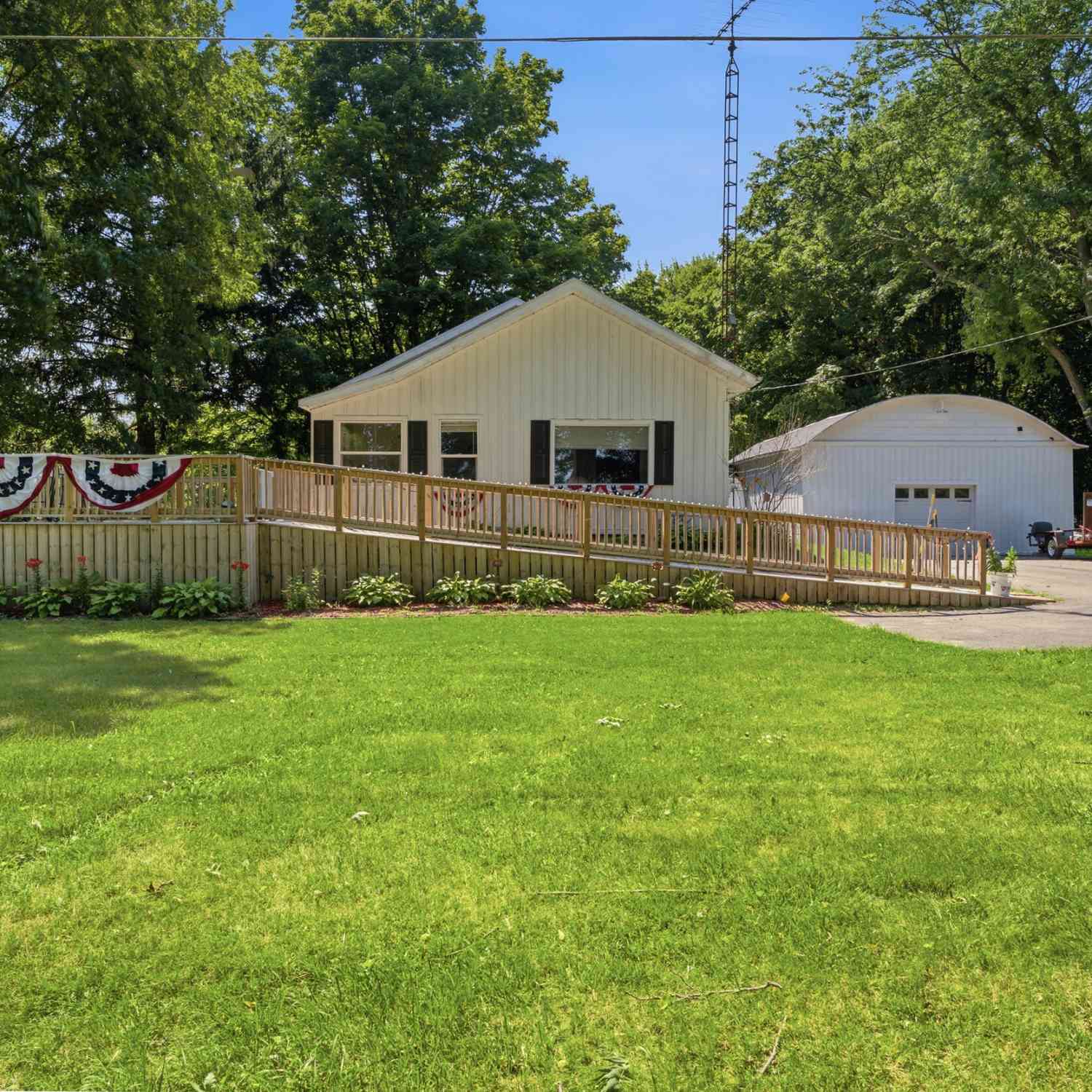 Homes For Sale - 4136 Pier Road<br/> Berrien County, Benton Harbor, MI 49022