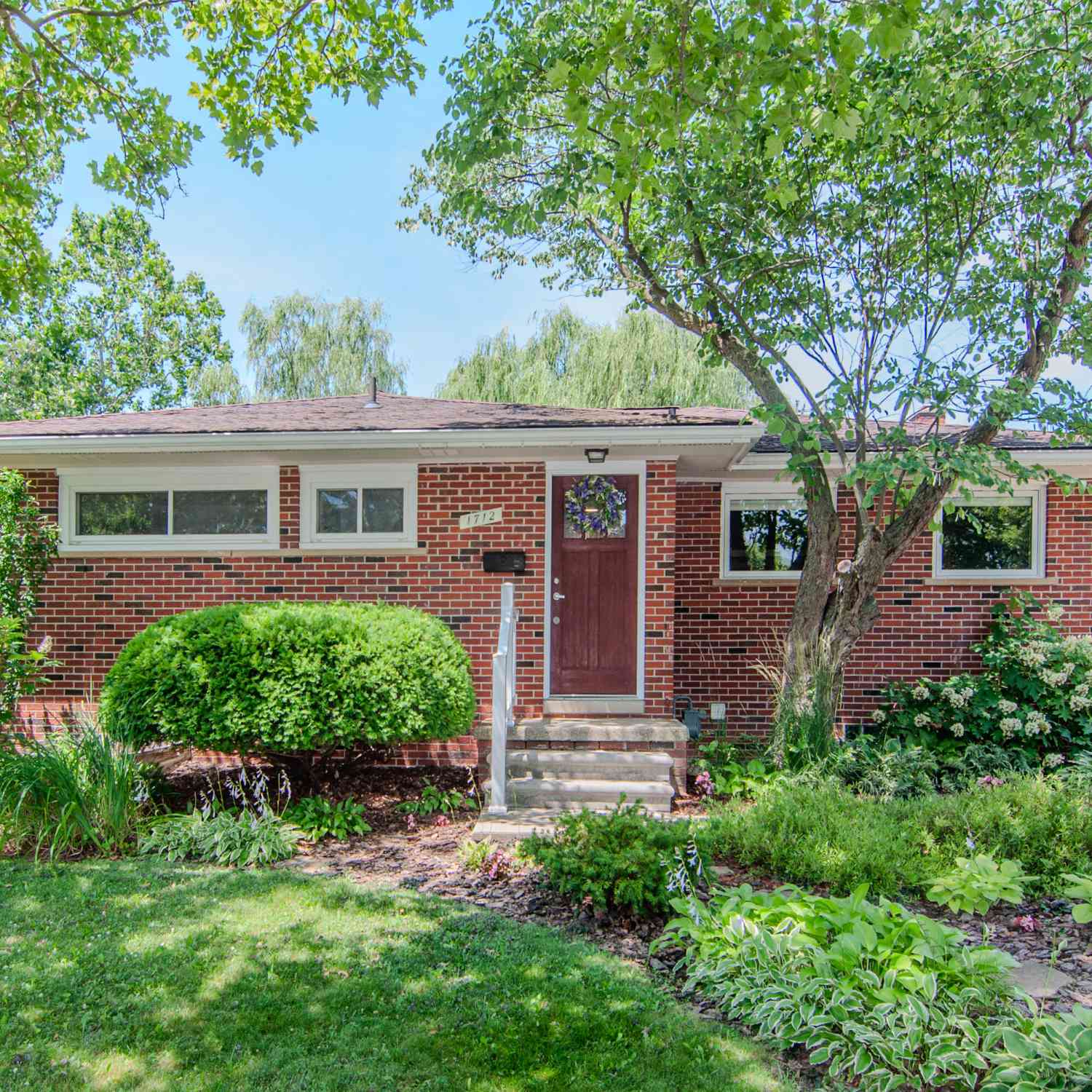 Homes For Sale - 1712 Barrington Place<br/> Ann Arbor, MI 48103