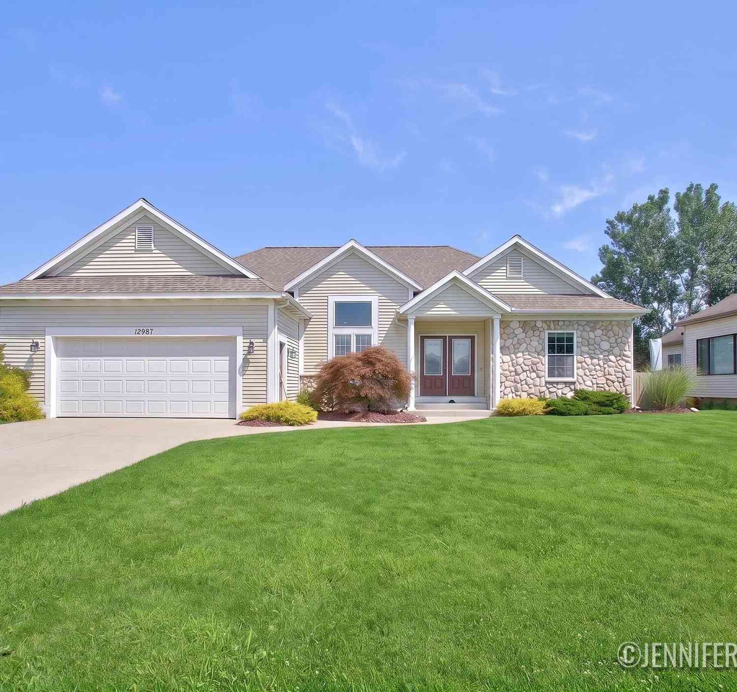 Homes For Sale - 12987 Blueberry Lane<br/> Holland, MI 49424