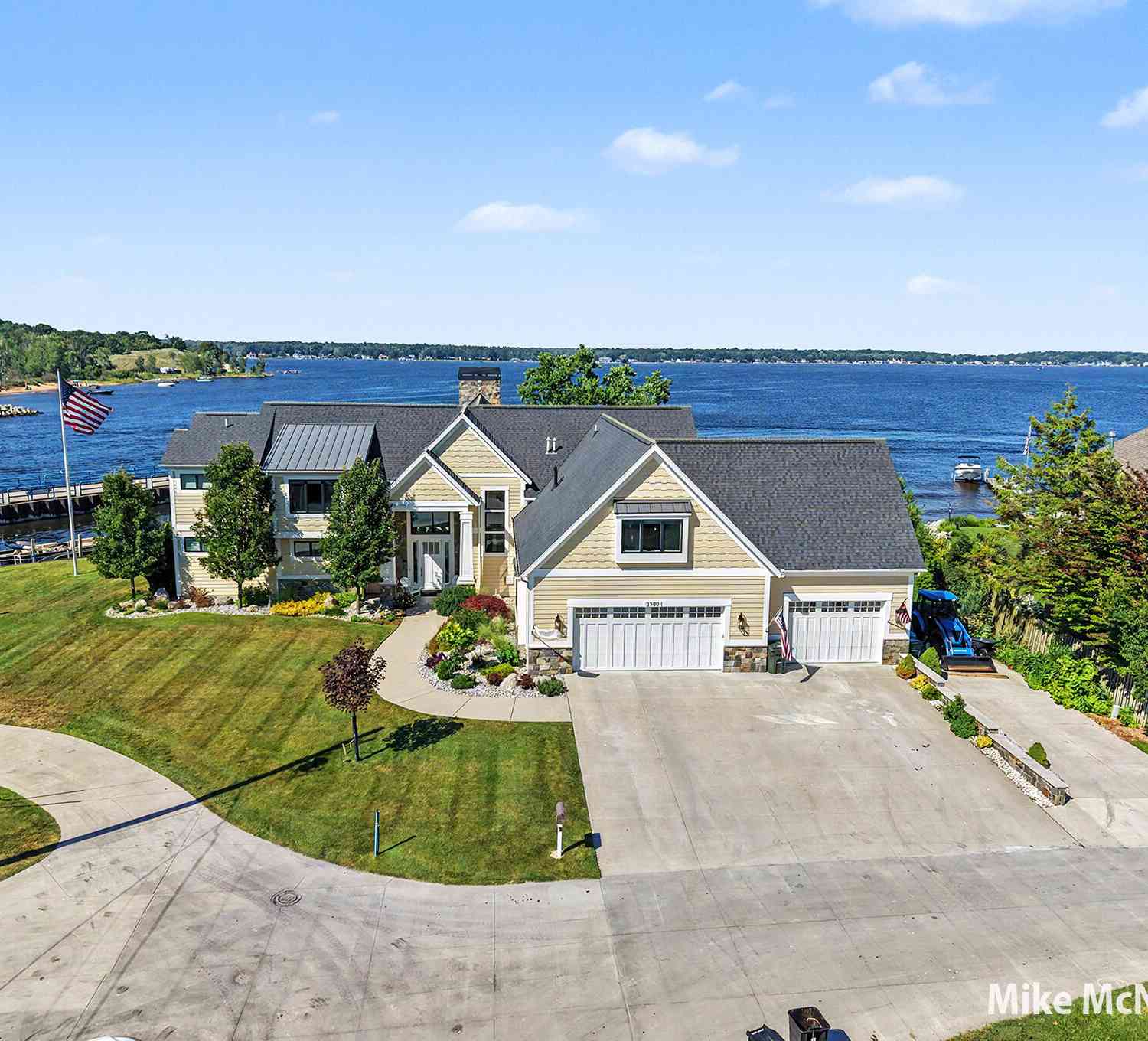 Homes For Sale - 3380 Fulton Avenue<br/> Muskegon, MI 49441