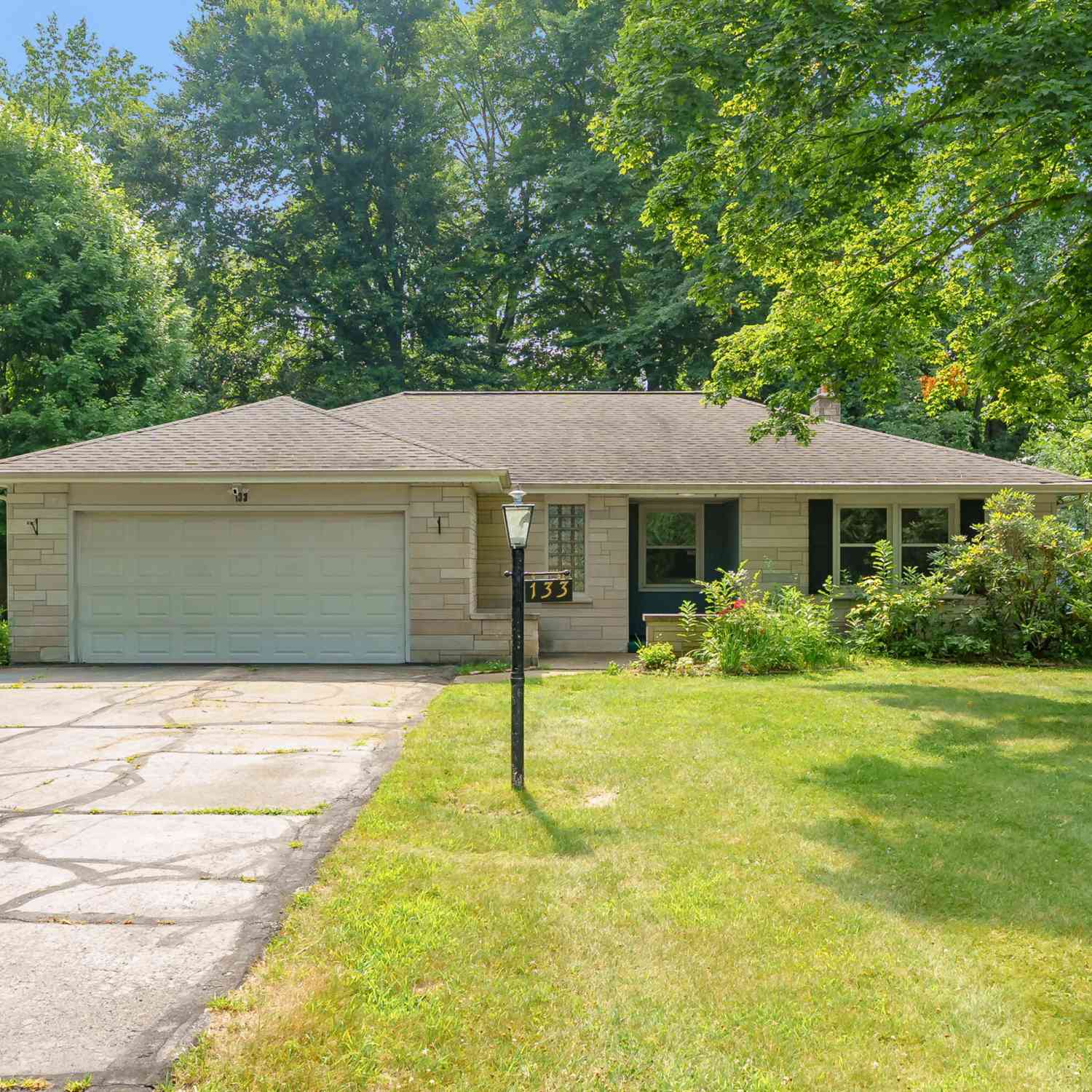 Homes For Sale - 133 Waupaka Drive<br/> Battle Creek, MI 49037