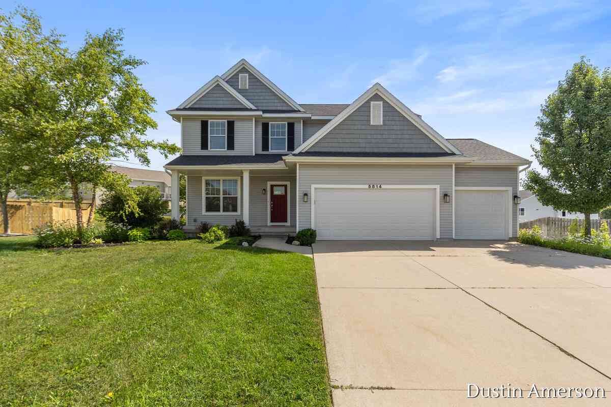 Homes For Sale - 5814 Sage River Court<br/> Wyoming, MI 49418