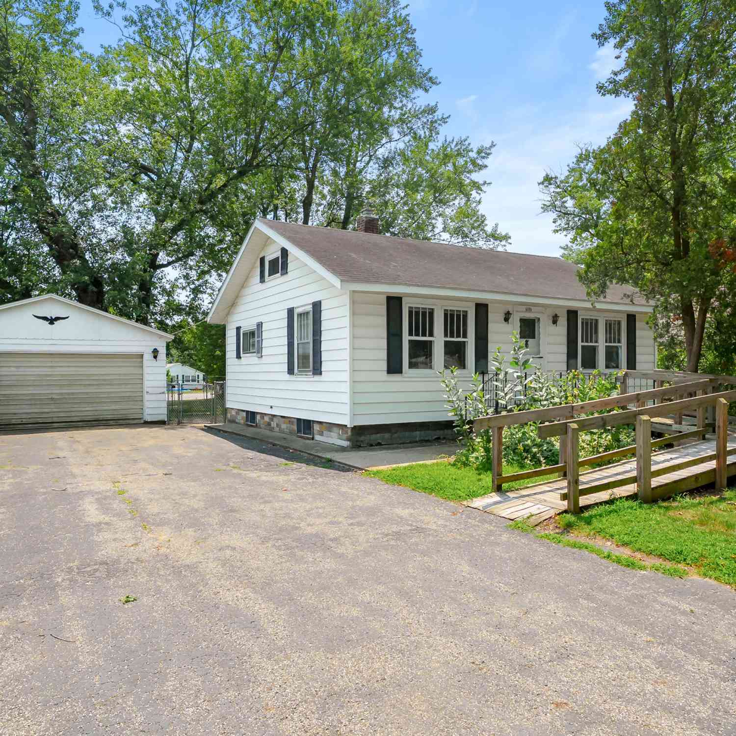 Homes For Sale - 6170 Copeland Avenue<br/> Kalamazoo, MI 49048
