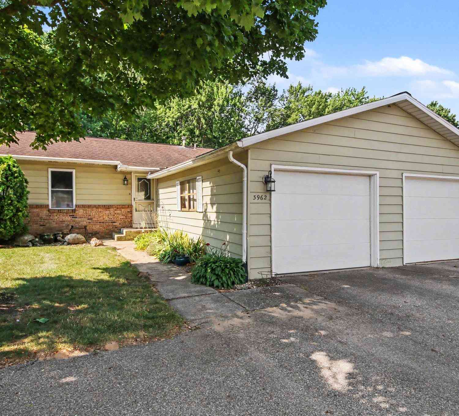 Condo For Sale - 3962 Monte Carlo Court #9<br/> Kent County, Kentwood, MI 49512