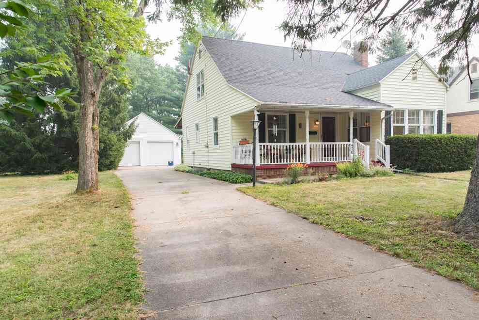 Homes For Sale - 420 Evelyn Avenue<br/> Kalamazoo, MI 49001