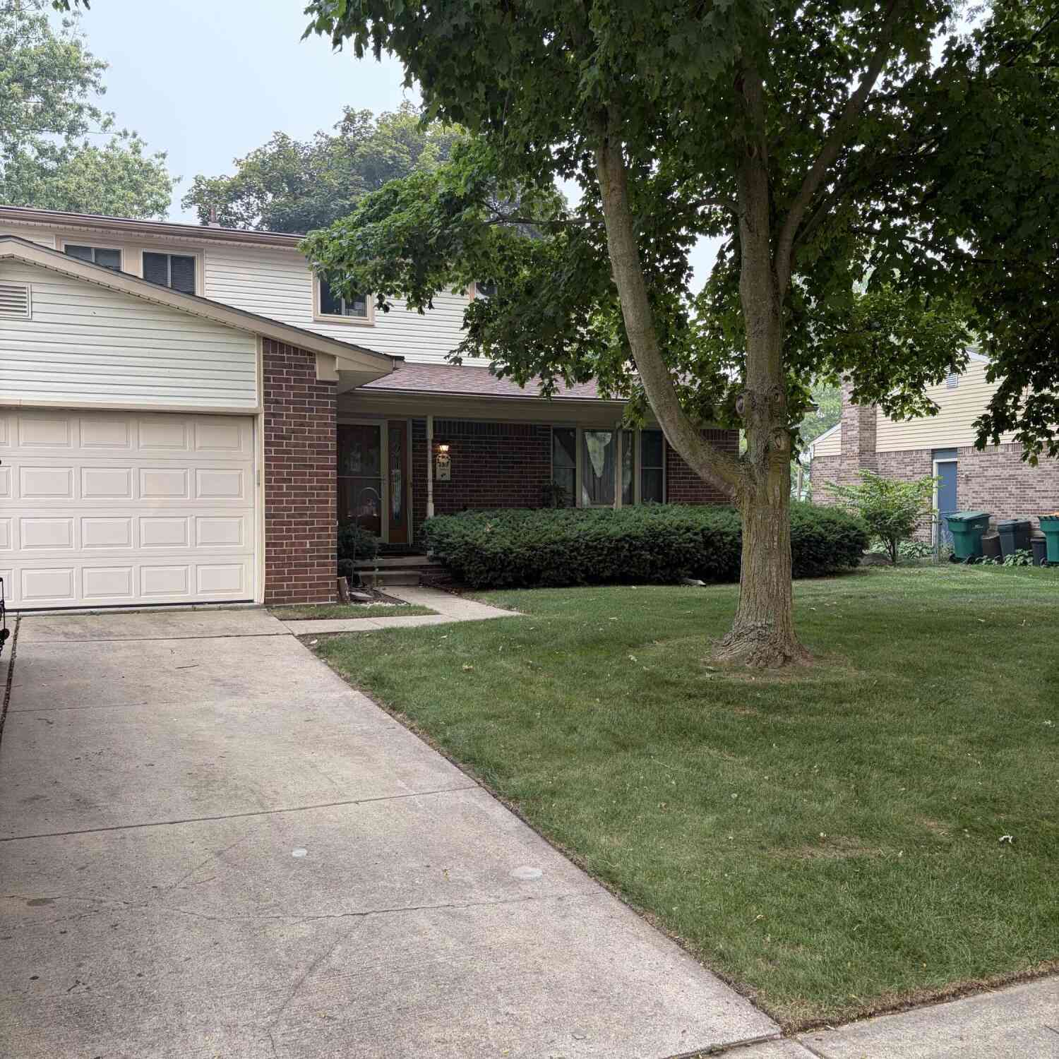 Homes For Sale - 359 Old Creek Drive<br/> Saline, MI 48176