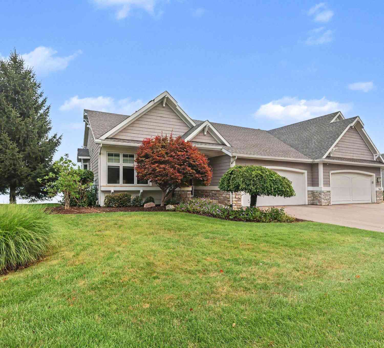 Condo For Sale - 3861 Crystal Waters Lane #27<br/> Grand Rapids, MI 49525