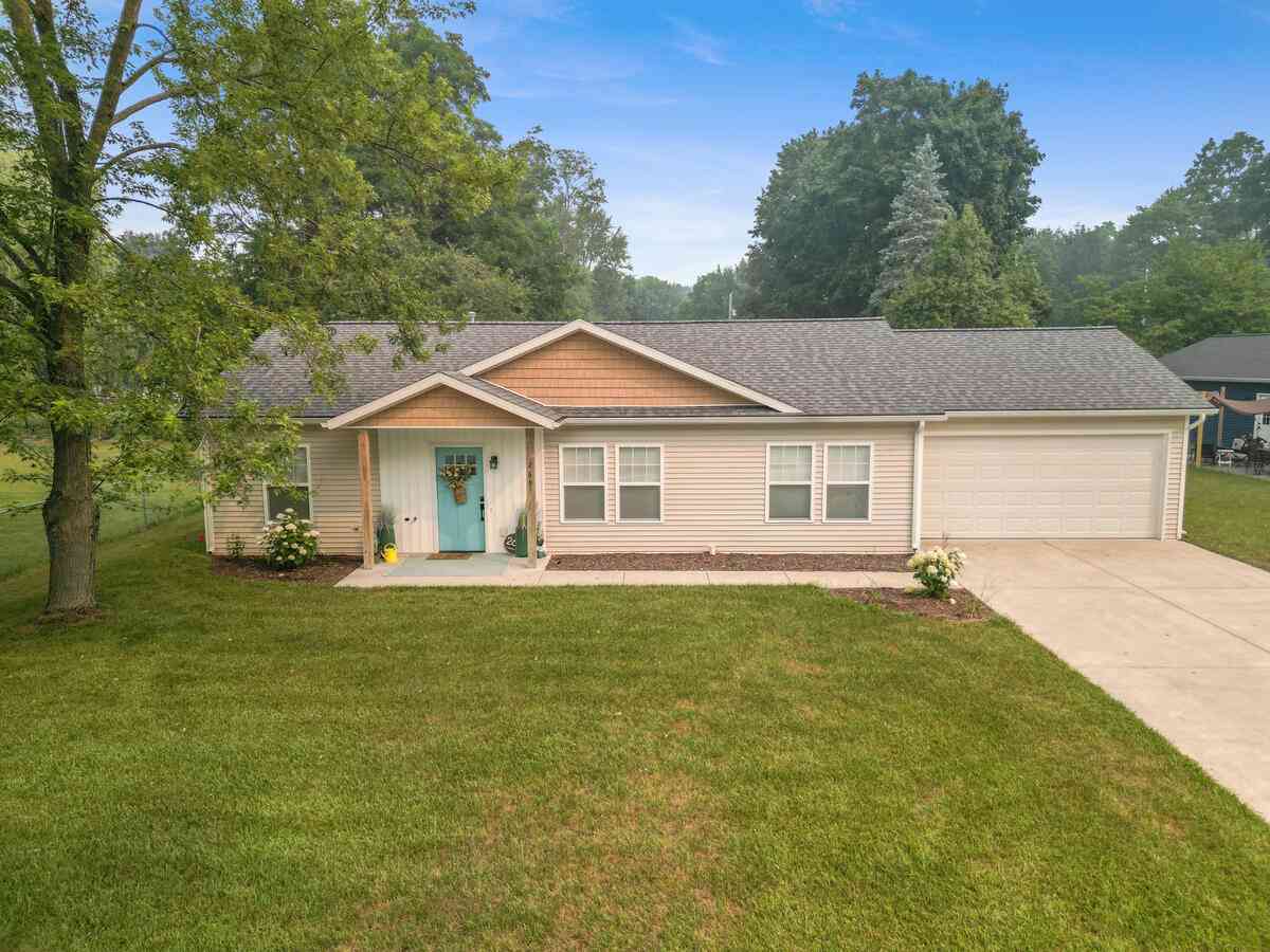 Homes For Sale - 269 W Brooks Street<br/> Newaygo, MI 49337
