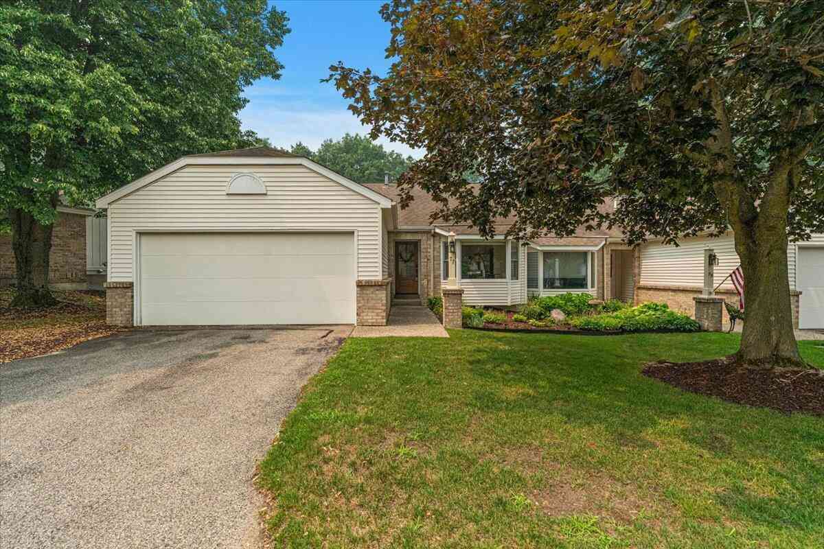 Condo For Sale - 77 Skyline Circle<br/> Grand Rapids, MI 49504