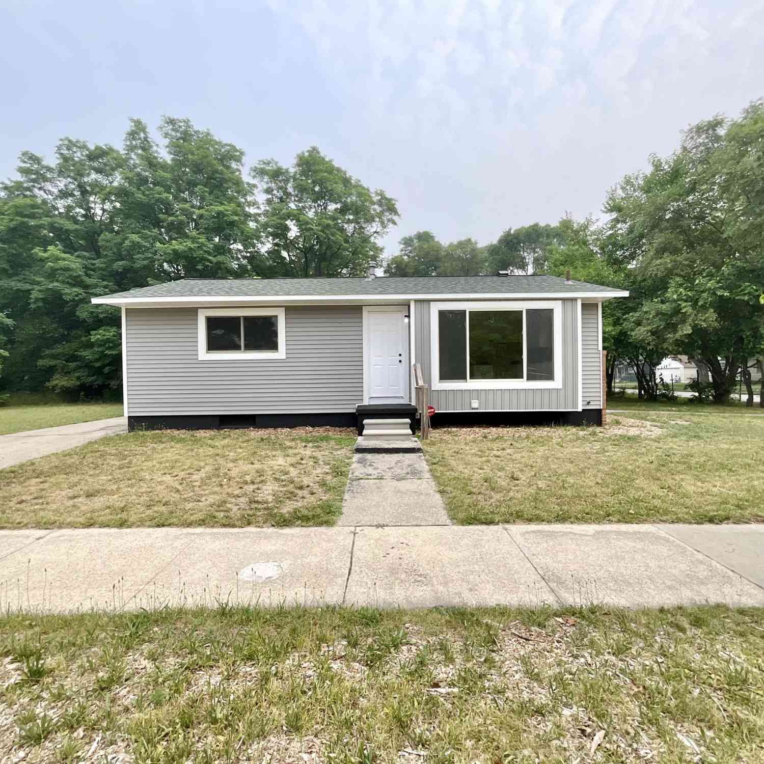 Homes For Sale - 2245 8th Street<br/> Muskegon County, Muskegon, MI 49444