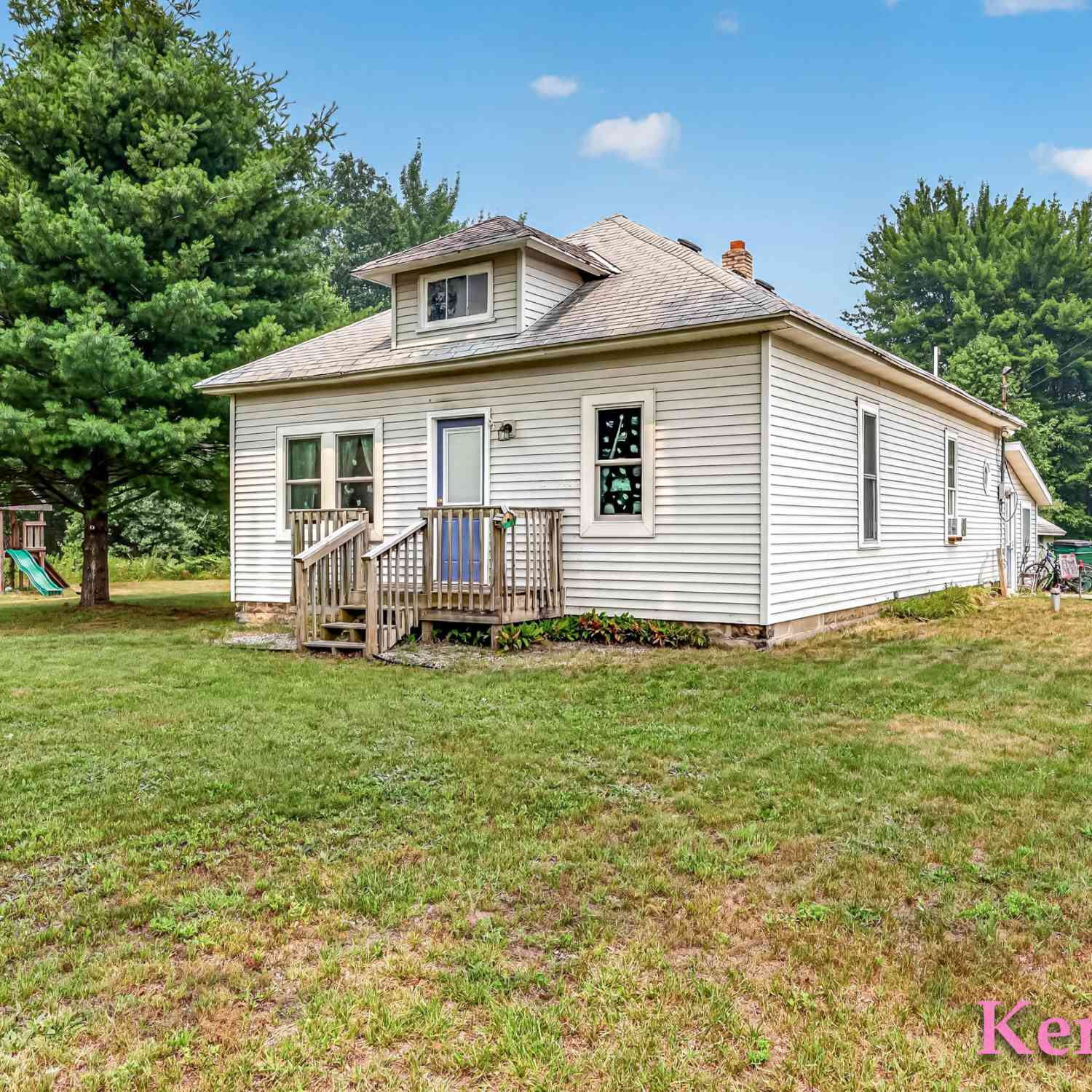 Homes For Sale - 3224 E Tyler Road<br/> Muskegon, MI 49445