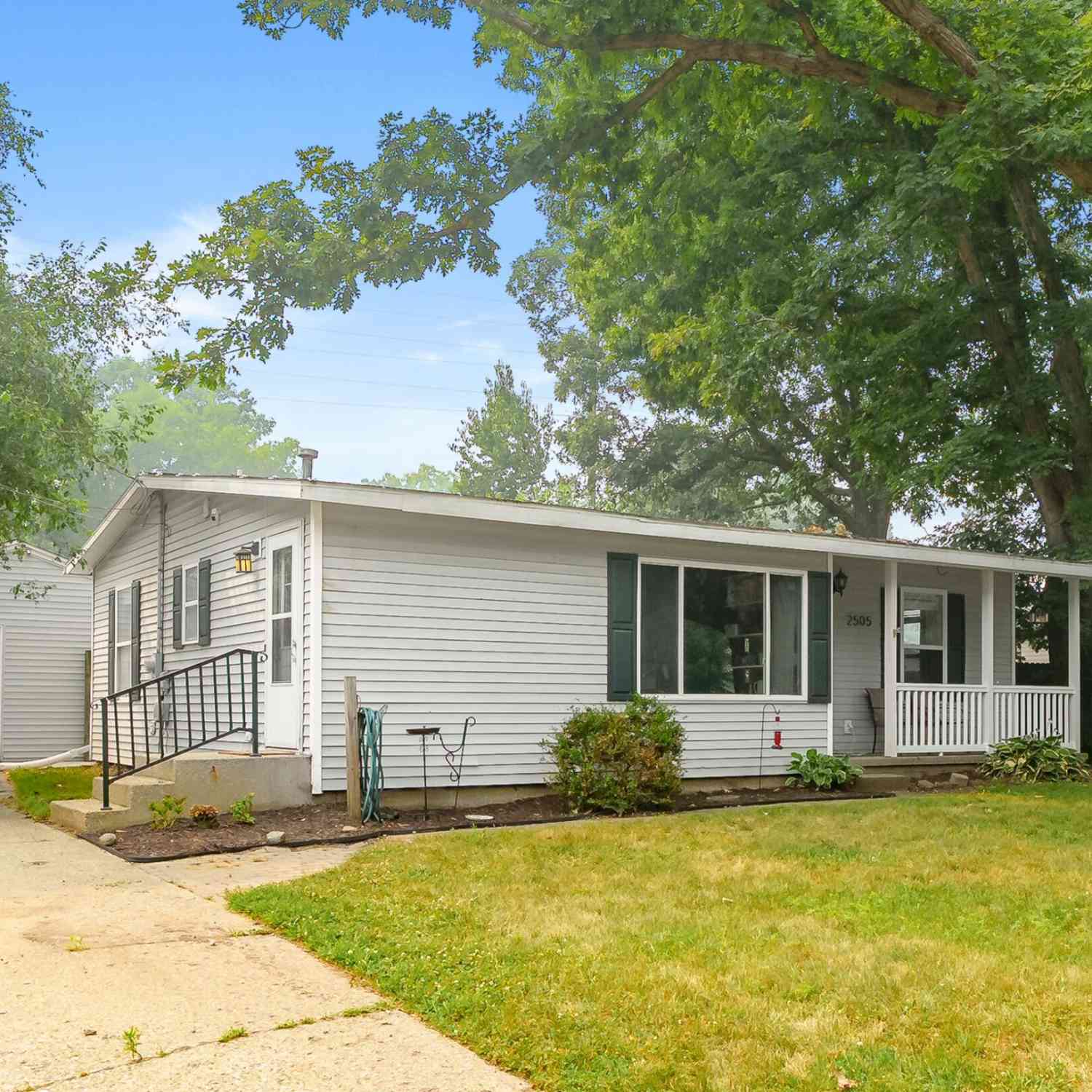Homes For Sale - 2505 Sonora Street<br/> Kalamazoo, MI 49004