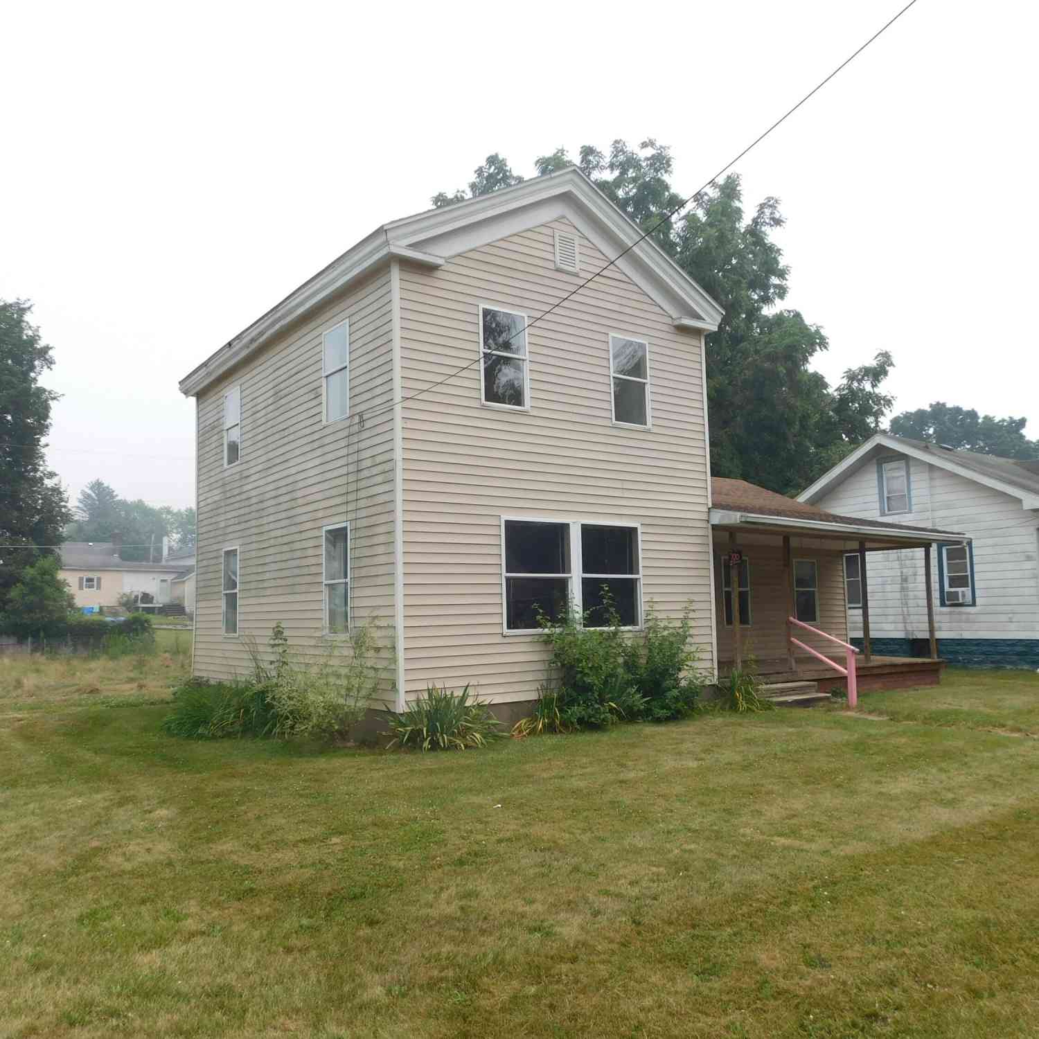 Homes For Sale - 700 8th Street<br/> Three Rivers, MI 49093